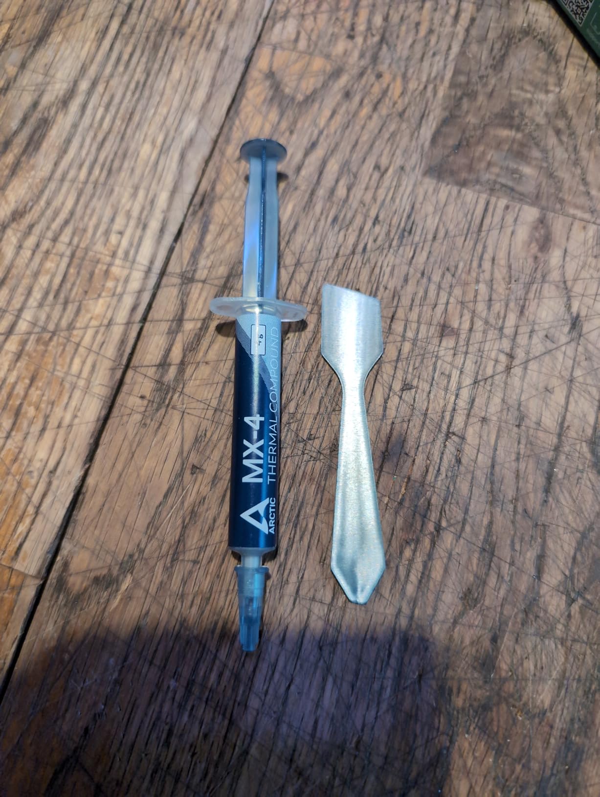 ARCTIC MX-4 (incl. Spatula, 4 g) - Premium Performance Thermal Paste for All Processors (CPU, GPU - PC), Very high Thermal Conductivity, Long Durability, Safe Application customer photo 1