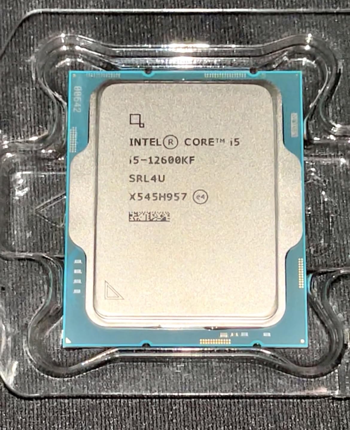 Intel Core i5-12600KF Desktop Processor 10 (6P+4E) Cores up to 4.9 GHz Unlocked LGA1700 customer photo 2