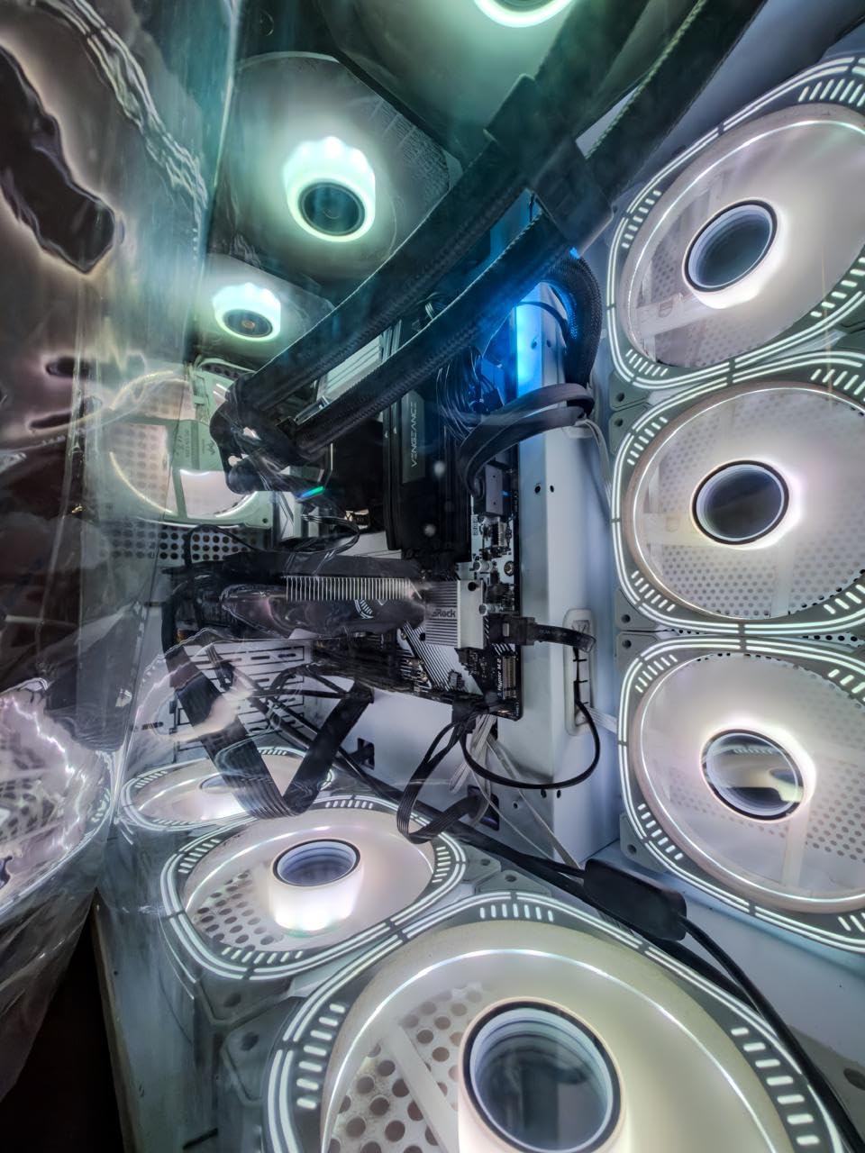 Intel Core i7-12700KF Desktop Processor 12 (8P+4E) Cores up to 5.0 GHz Unlocked LGA1700 600 Series Chipset 125W customer photo 1