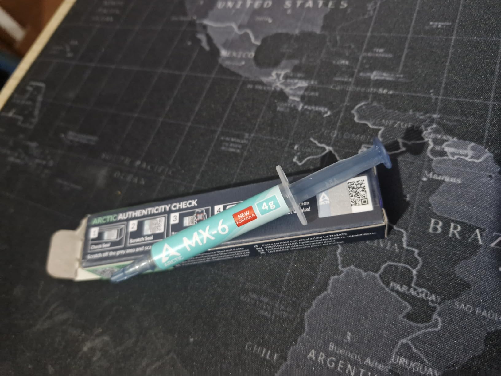 ARCTIC MX-6 (4 g) - Ultimate Performance Thermal Paste for CPU, Consoles, Graphics Cards, laptops, Very high Thermal Conductivity, Long Durability, Non-Conductive customer photo 1