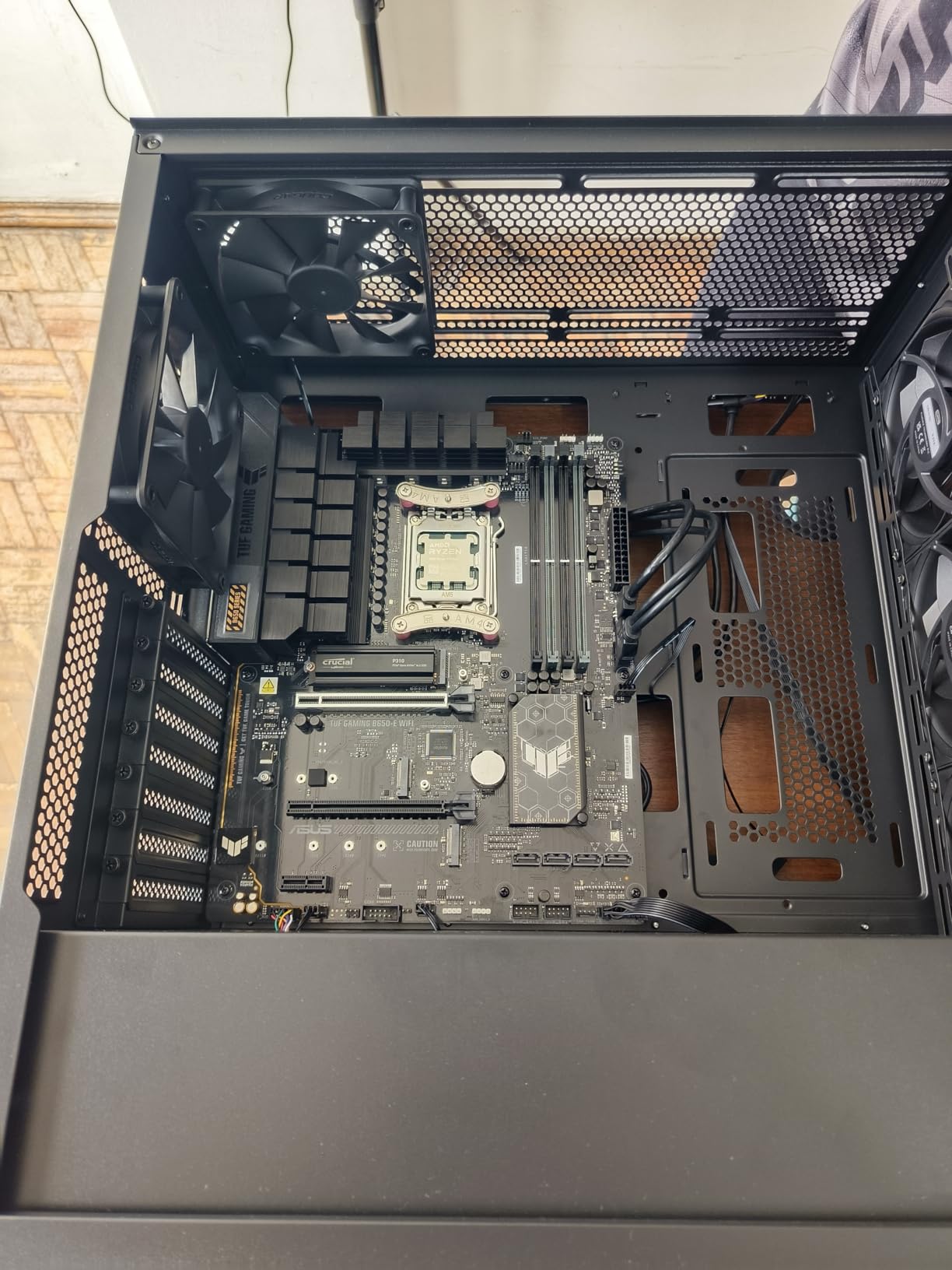 AMD Ryzen 7 7700X 8-Core, 16-Thread Unlocked Desktop Processor customer photo 2