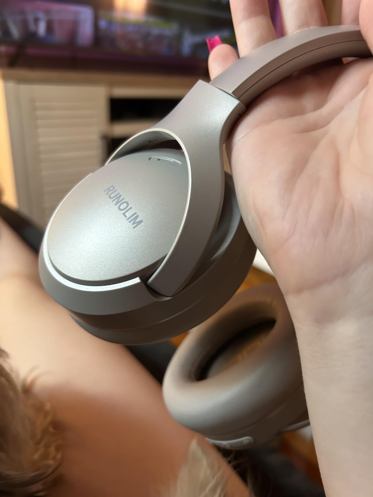 RUNOLIM Hybrid Active Noise Cancelling Headphones, Wireless Over Ear Bluetooth Headphones with Microphone, 70H Playtime, Foldable Headphone with HiFi Audio, Deep Bass for Home Travel Office customer photo 2