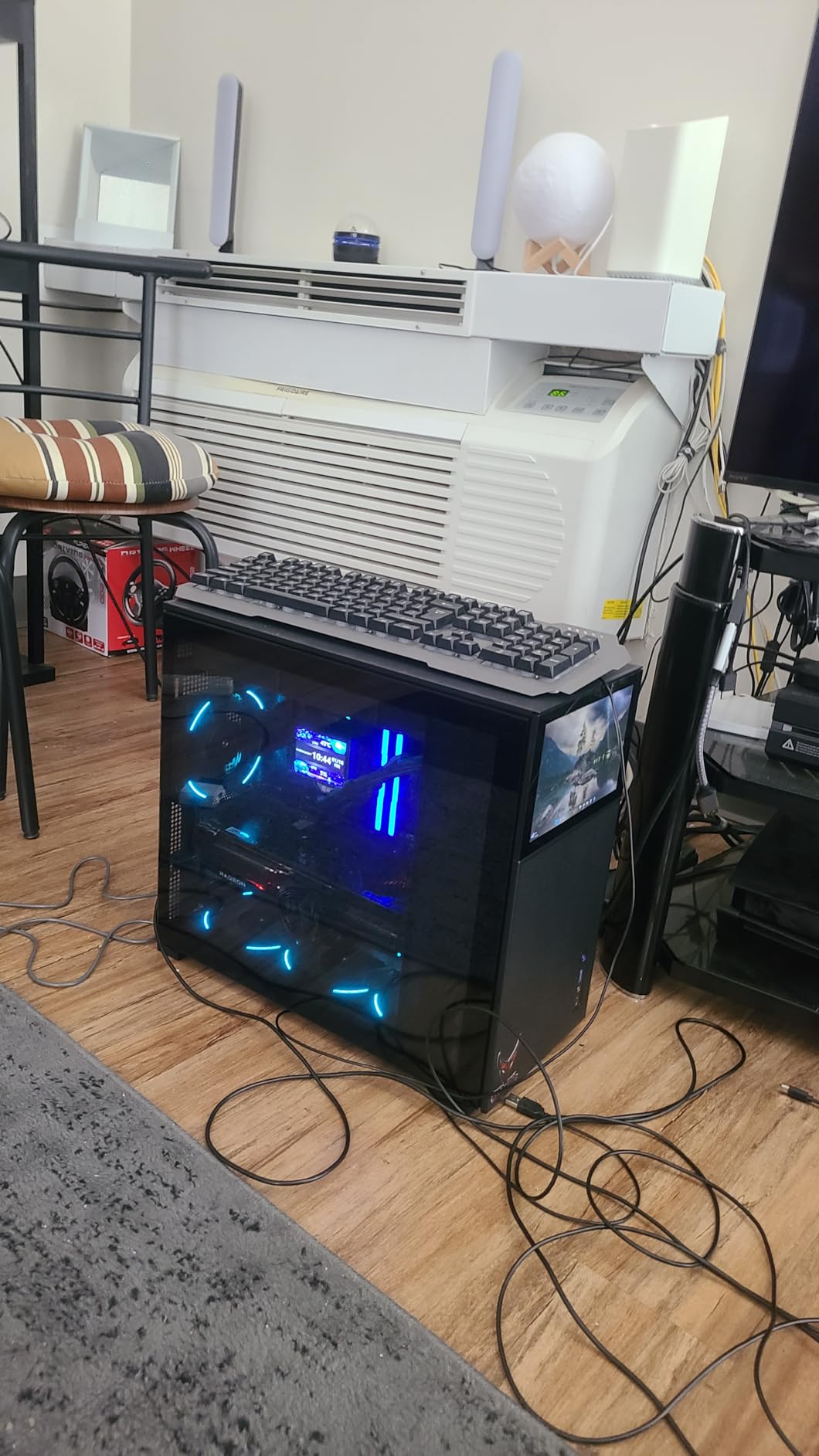 AMD Ryzen 7 7800X3D 8-Core, 16-Thread Desktop Processor customer photo 2