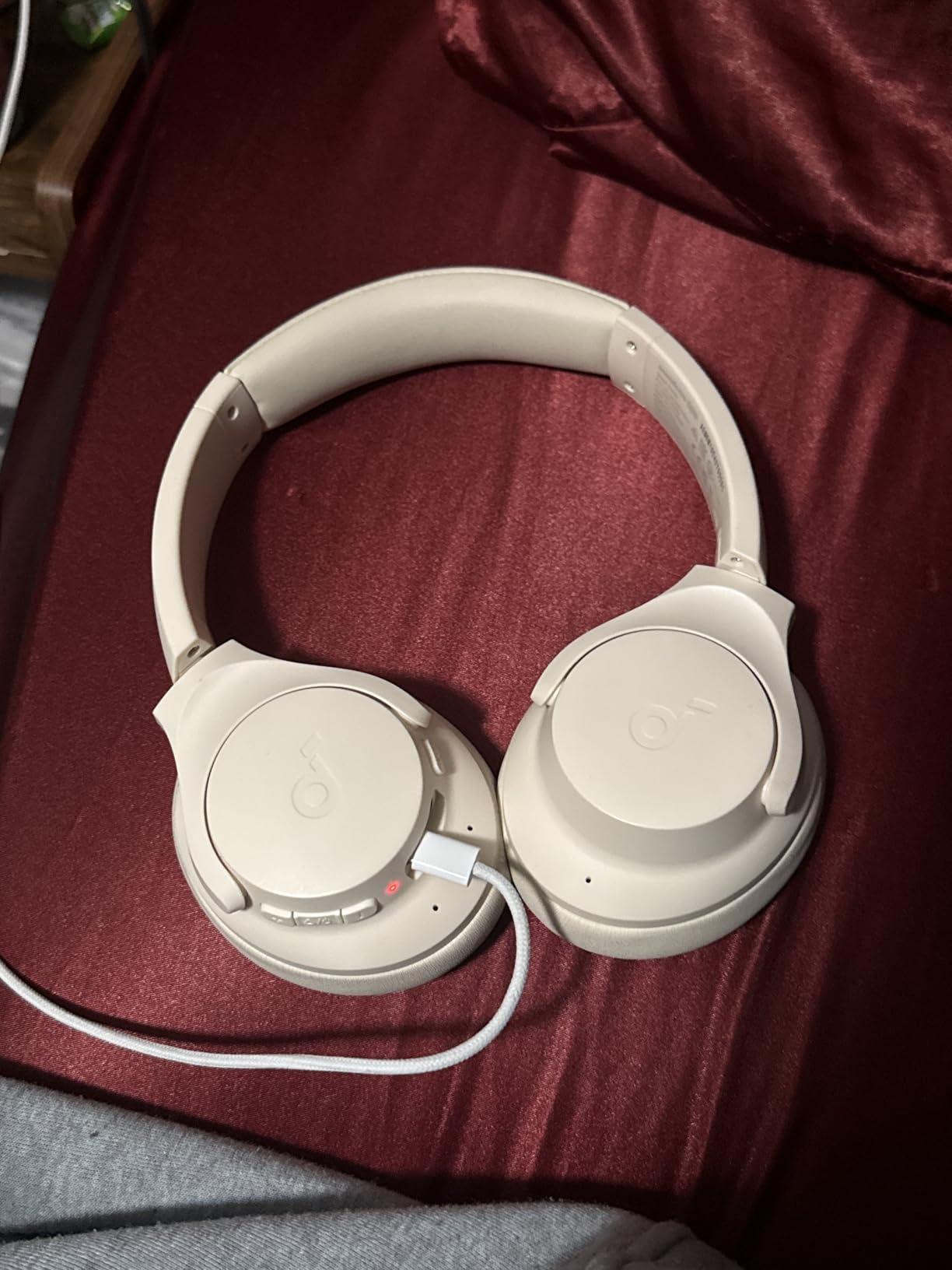 Soundcore by Anker Q20i Hybrid Active Noise Cancelling Headphones, Wireless Over-Ear Bluetooth, 40H Long ANC Playtime, Hi-Res Audio, Big Bass, Customize via an App, Transparency Mode customer photo 2