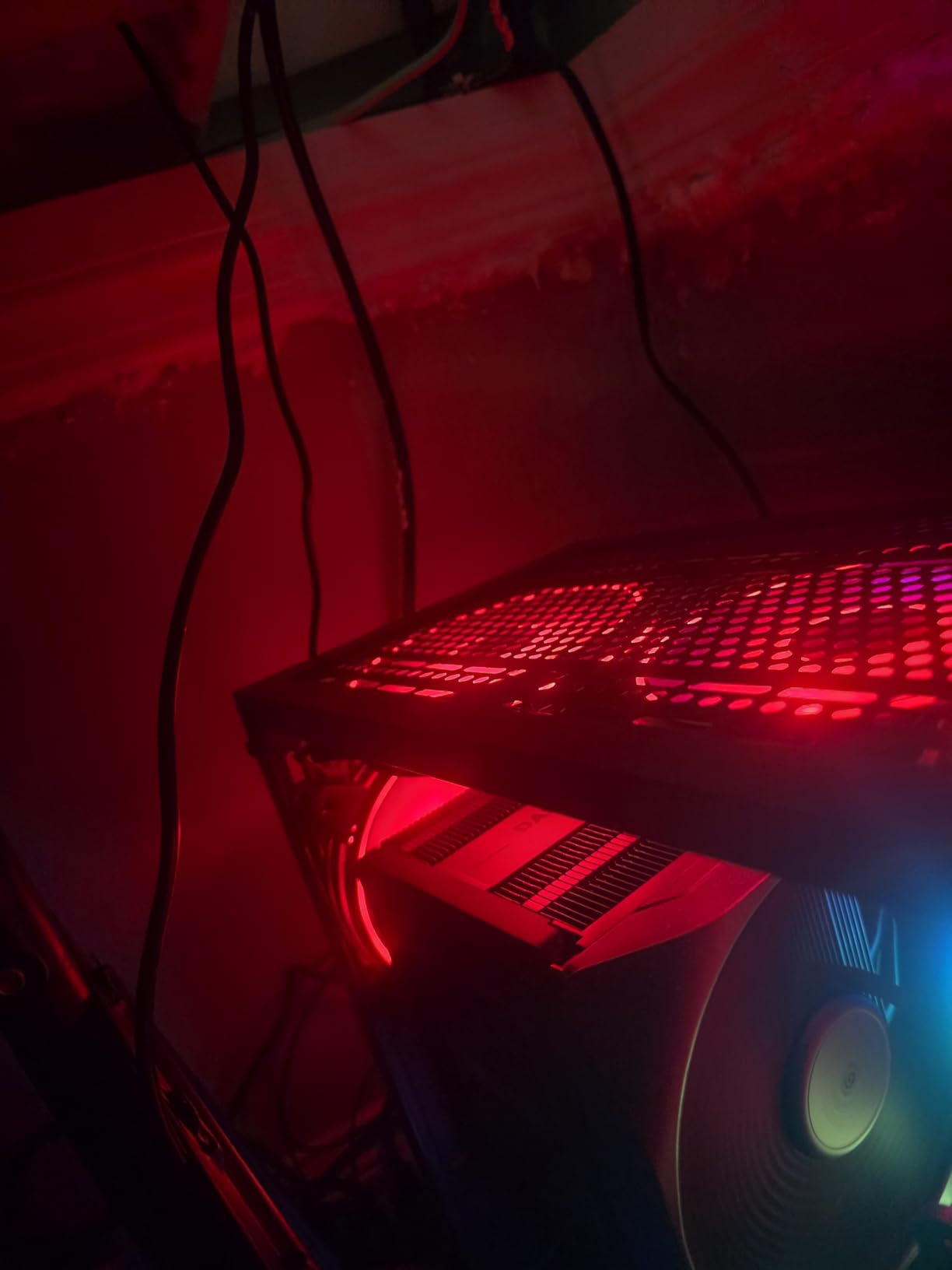 AMD Ryzen 9 9950X3D 16-Core Processor customer photo 1