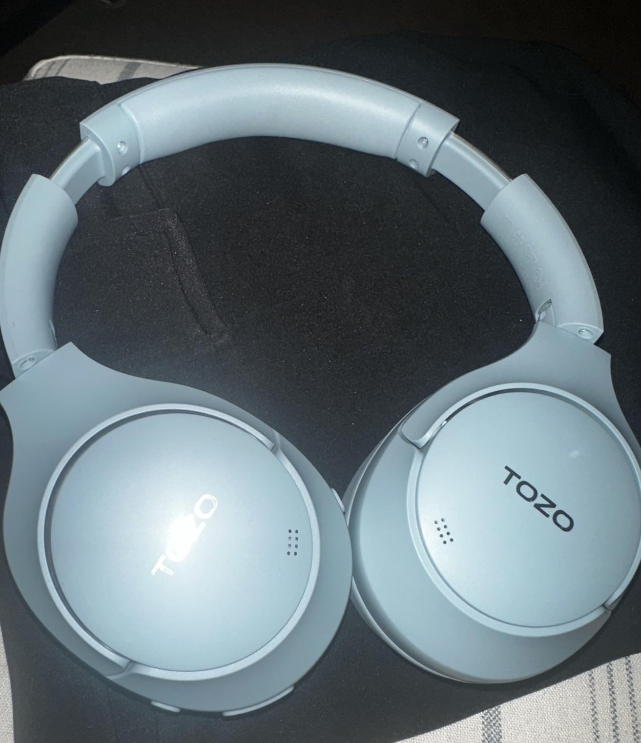 TOZO HT3 Hybrid Noise Cancelling Headphones, 90H Battery Life Wireless Over Ear Bluetooth 6.0 Foldable Headset, AI Voice Assistant with 5 Mics, Connect 2 Devices and Hi-Res Sound, 32 EQ Audio Presets customer photo 1