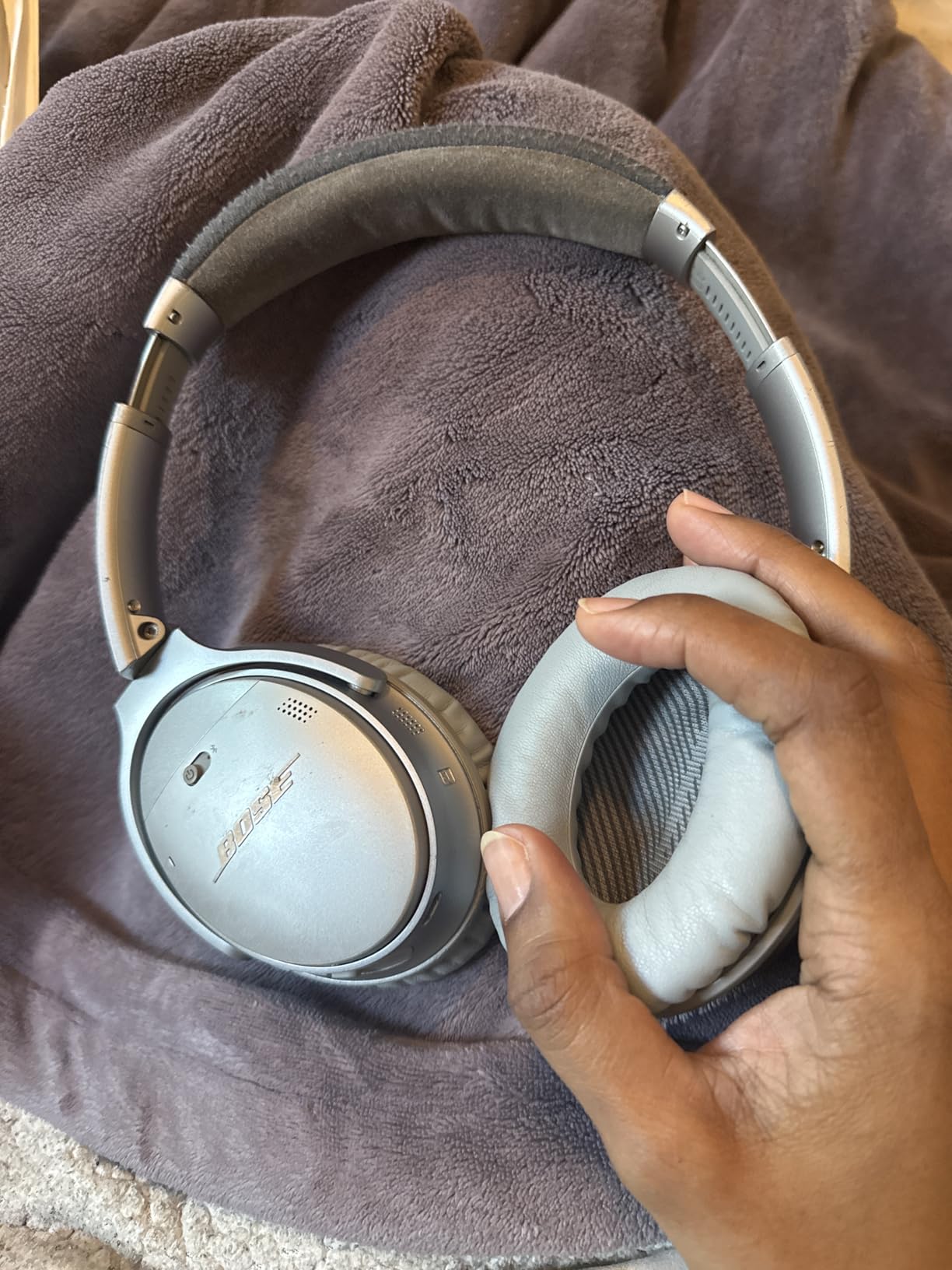 QuietComfort 35 II Noise Cancelling Bluetooth Headphones- Wireless, Over Ear Headphones with Built in Microphone and Alexa Voice Control, Silver customer photo 1