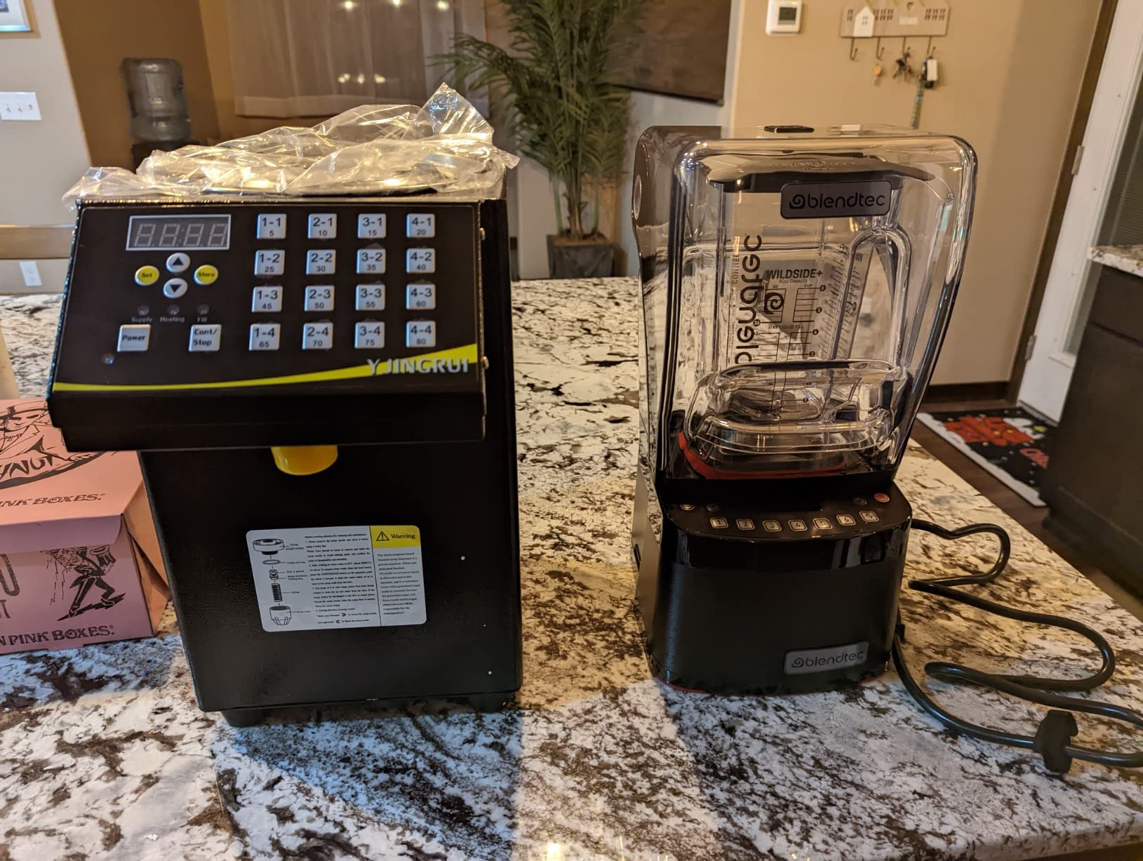 Blendtec Stealth 885 Commercial Blender, WildSide+ Jar, Blendtec Stealth Sound Enclosure, Strongest Commercial-Grade Power, Self-Cleaning, 42 Pre-programmed Cycles, Black customer photo 2