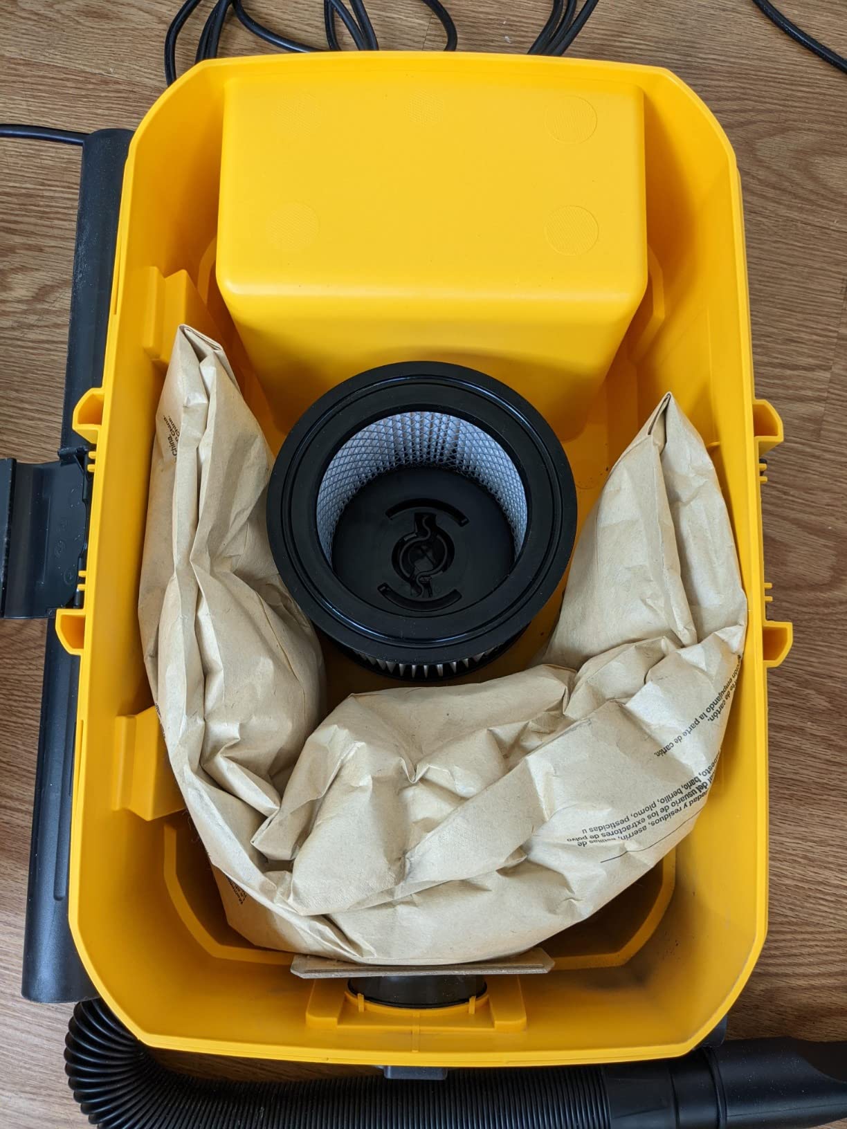 DEWALT DXV04T 4 Gallon Wet/Dry Shop Vacuum, 5 Peak HP Portable Corded Vac with Utility and Crevice Nozzles customer photo 1