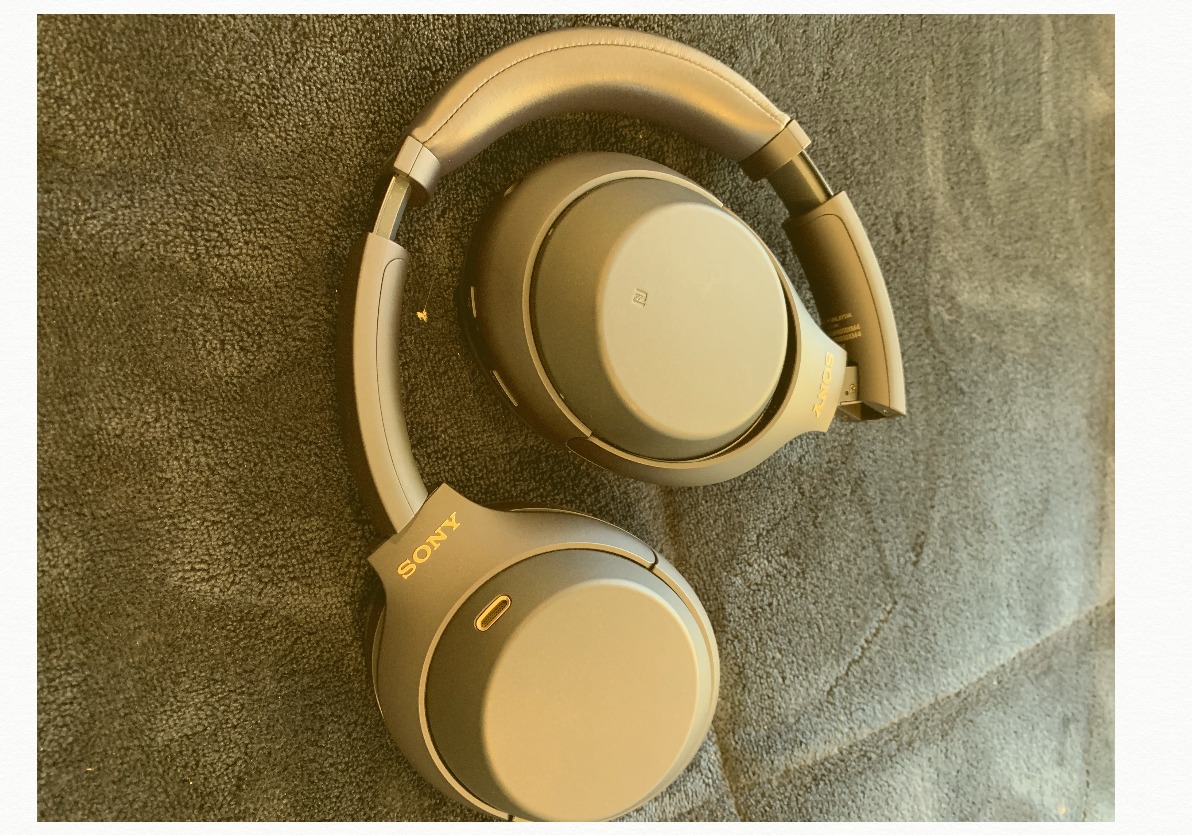 Sony WH-1000XM4 Wireless Premium Noise Canceling Overhead Headphones with Mic for Phone-Call and Alexa Voice Control, Silver WH1000XM4 customer photo 2