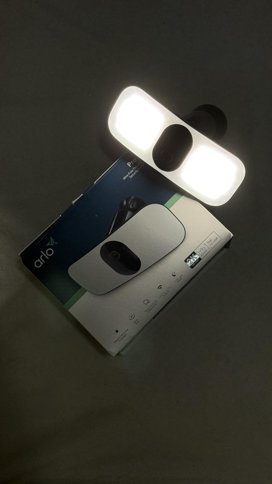 Arlo Wireless Floodlight Security Camera 2K HDR - 1-Cam customer photo 1