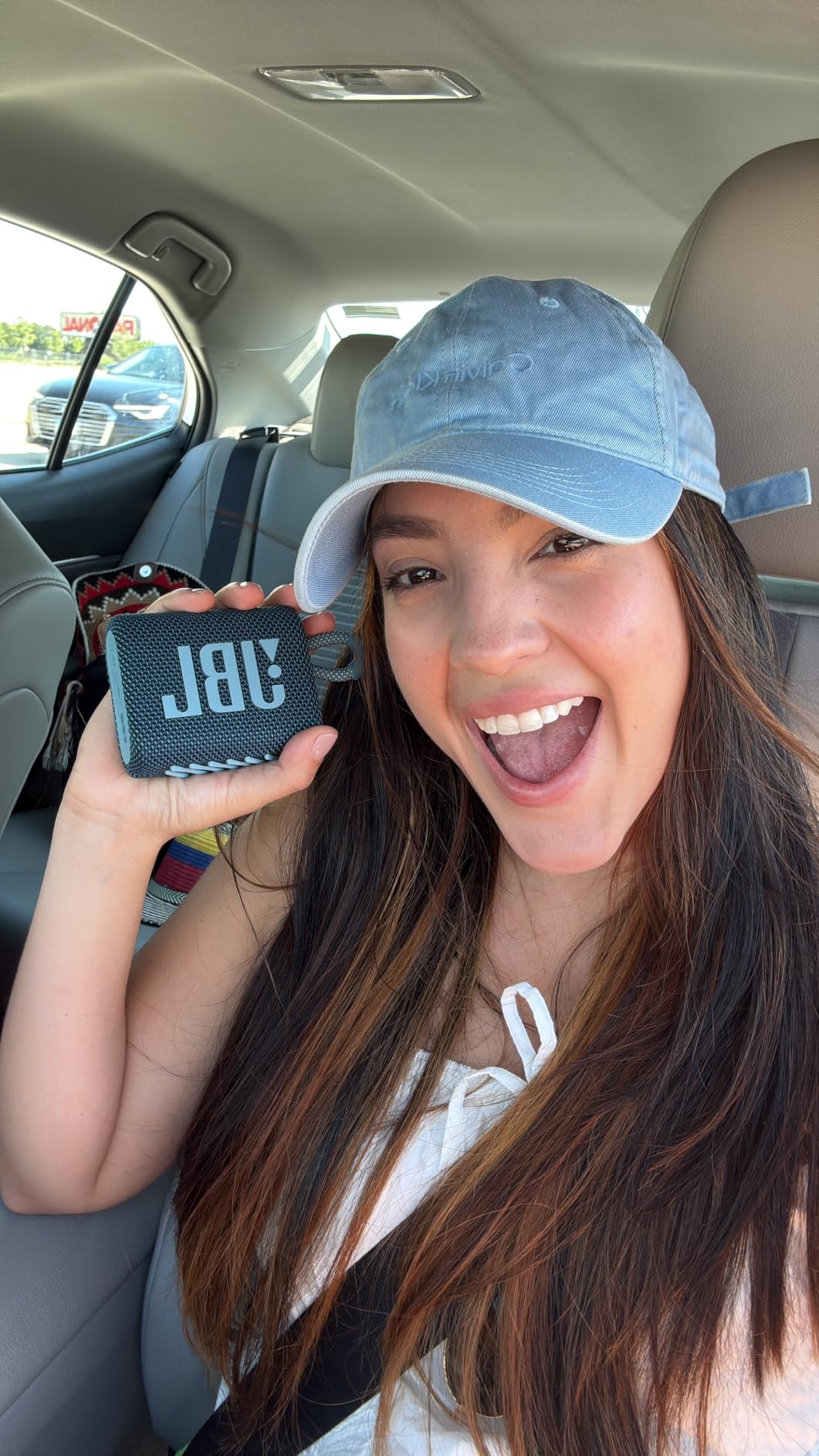 JBL Go 3 - Portable Mini Bluetooth Speaker, big audio and punchy bass, IP67 waterproof and dustproof, 5 hours of playtime, speaker for home, outdoor and travel (Teal) customer photo 1