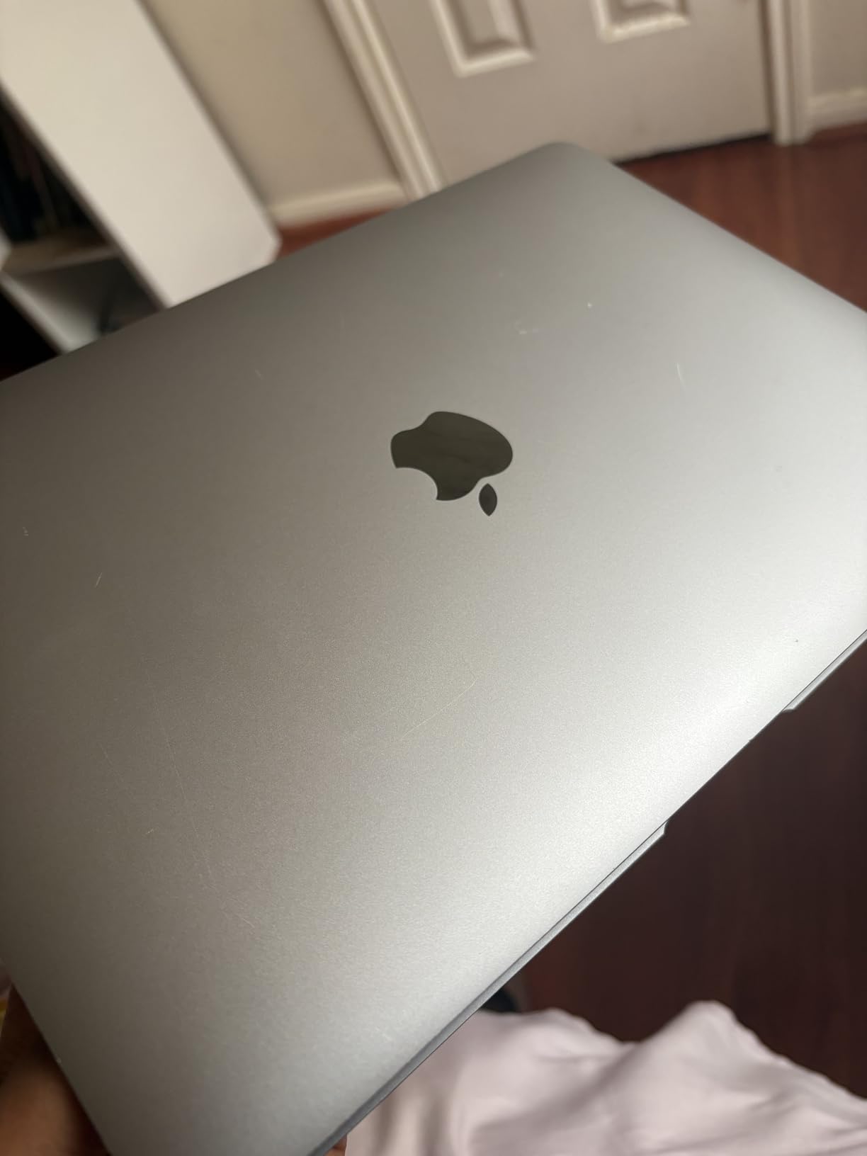 Apple MacBook Air Late 2020 with Apple M1 Chip (13.3 inch, 8GB RAM, 256GB SSD) Space Gray (Renewed) | Space Gray, Renewed customer photo 1