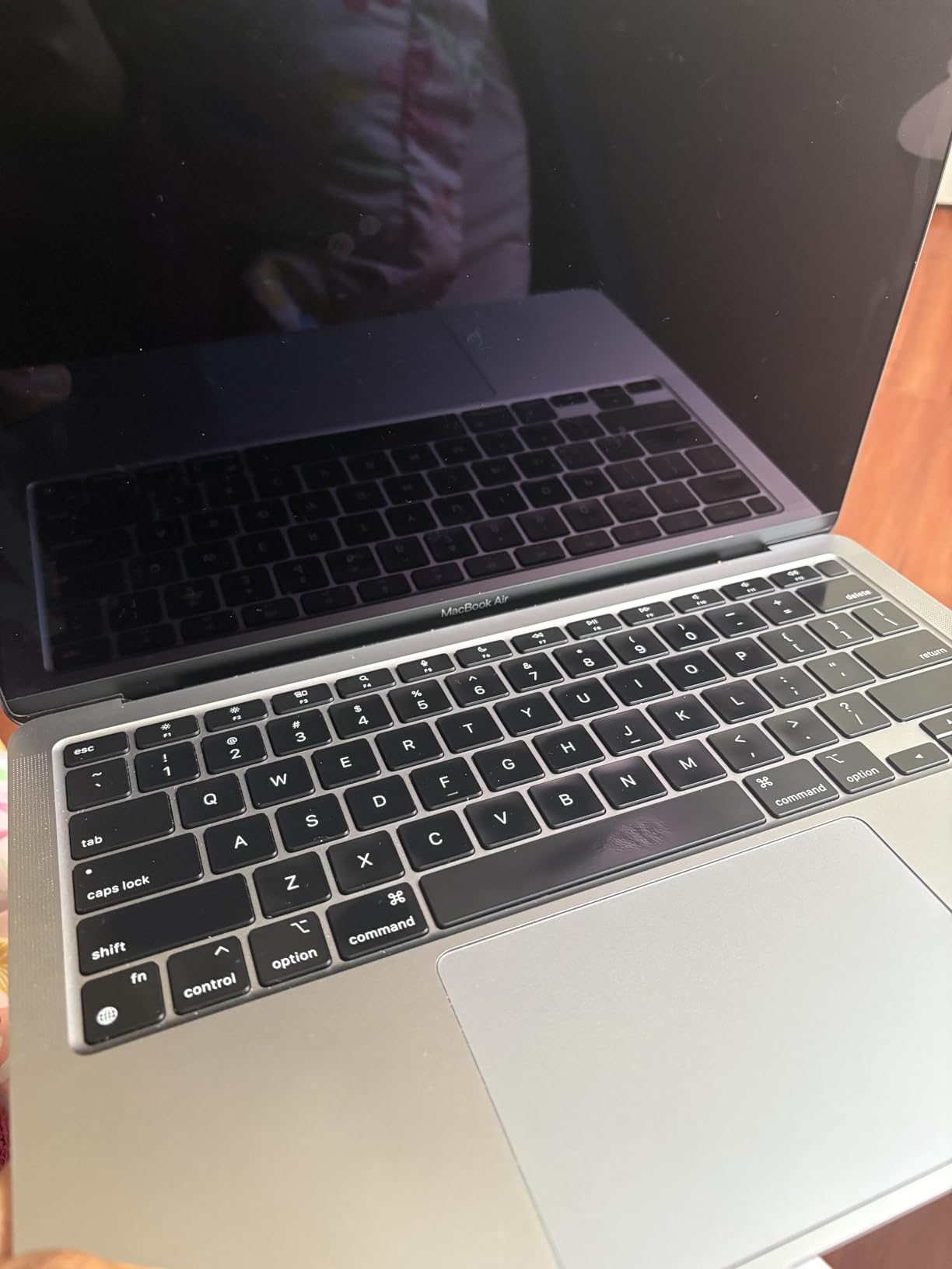 Apple MacBook Air Late 2020 with Apple M1 Chip (13.3 inch, 8GB RAM, 256GB SSD) Space Gray (Renewed) | Space Gray, Renewed customer photo 2