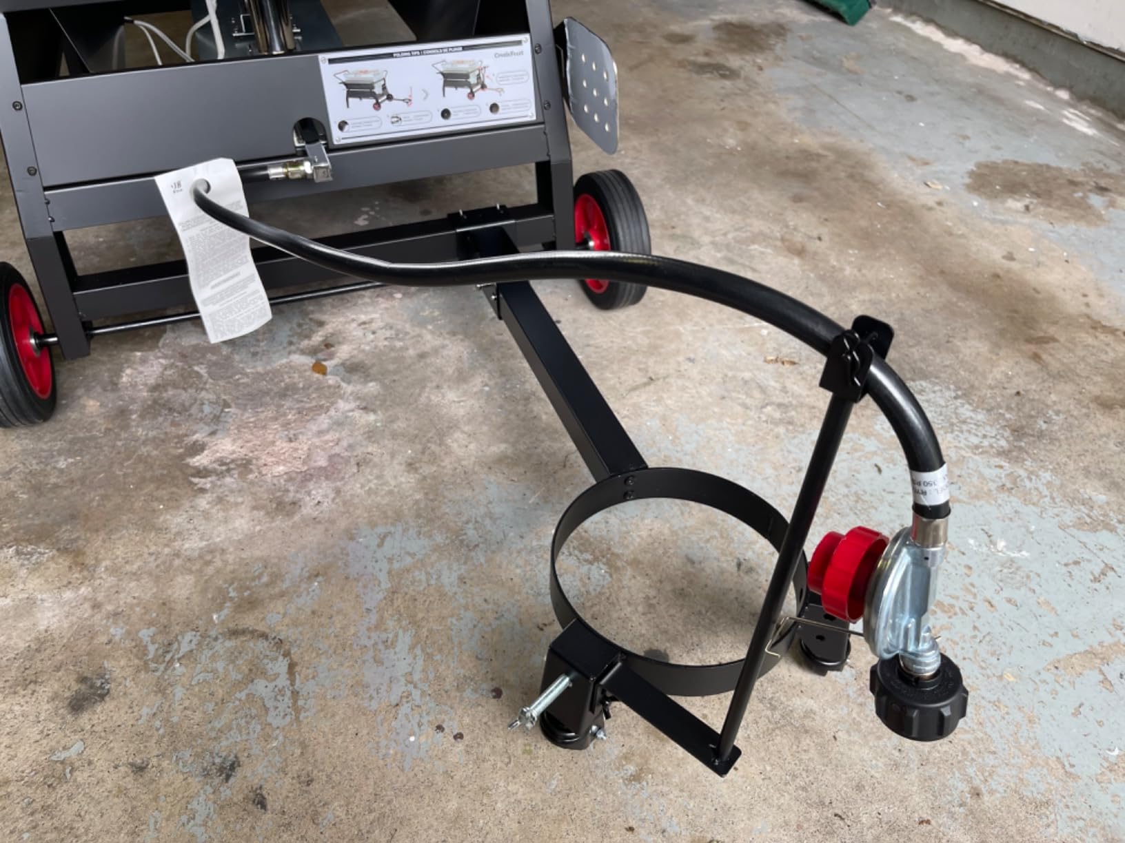 Creole Feast CFB1001A 90 QT Crawfish Boiler, Outdoor Single Sack Propane Gas Cooker with Folding Cylinder Mounting Bracket and Stirring Paddle for Seafood & Crawfish Season, Black customer photo 1