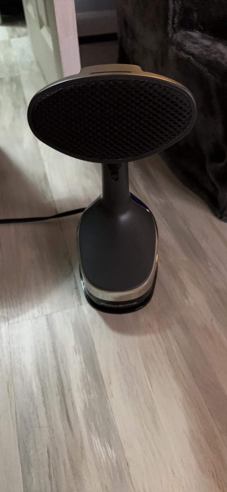 Rowenta Hand Steamer for Clothes, X-Cel Handheld Steamer, 25-Second Heat-Up, Powerful Steam, Long Cord, 1875W Clothes Steamer, Travel Must Have, DR8220 customer photo 2