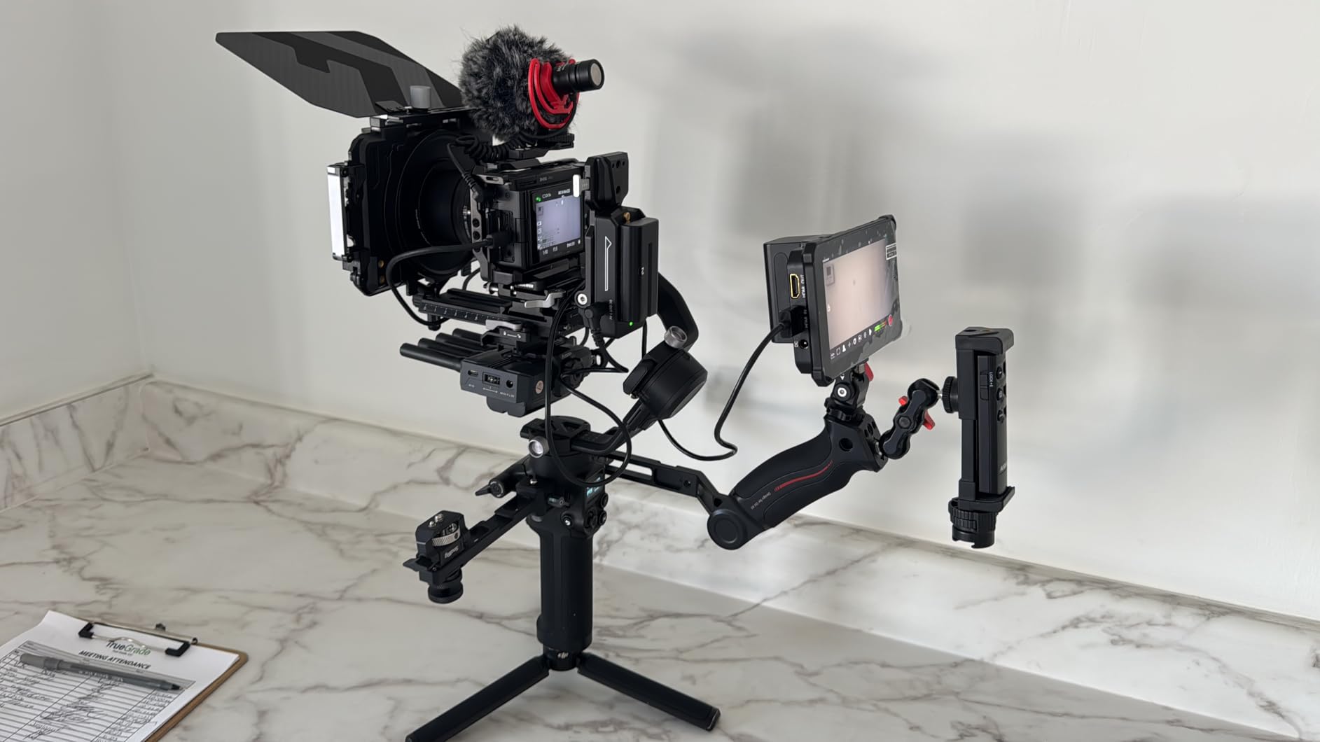 Sony Alpha ZV-E10 - APS-C Interchangeable Lens Mirrorless Vlog Camera - Black customer photo 2