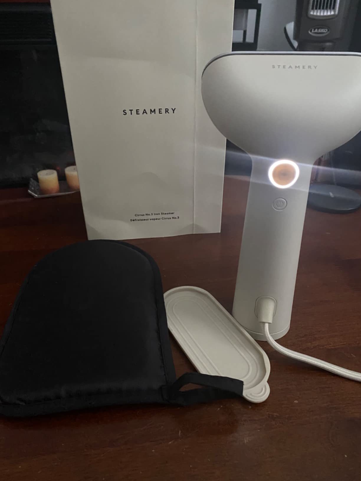 Handheld Clothes Steamer Cirrus 3, 1200W, US Plug, Heated Ironing Plate, Fast Heat Up, Garment Wrinkle Remover, Black customer photo 1