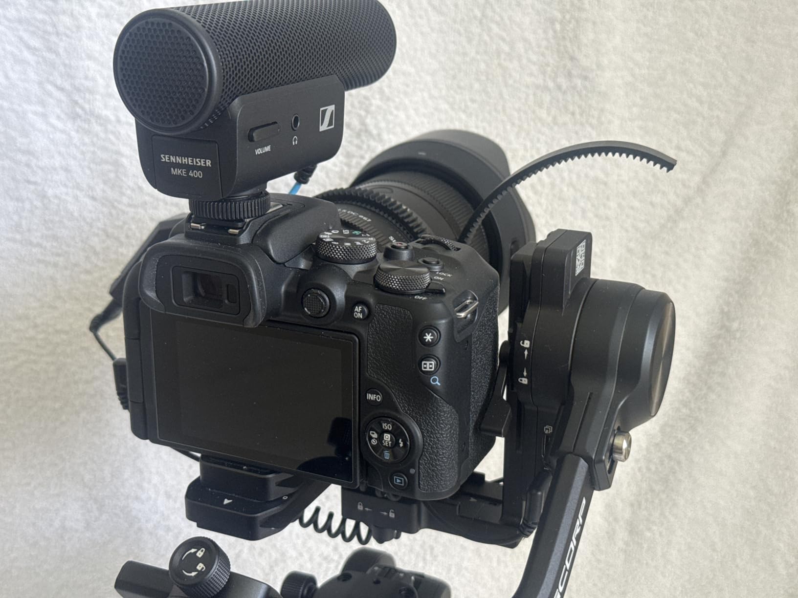 Canon EOS R10 Mirrorless Camera Lens Kit | RF-S 18-45mm customer photo 1