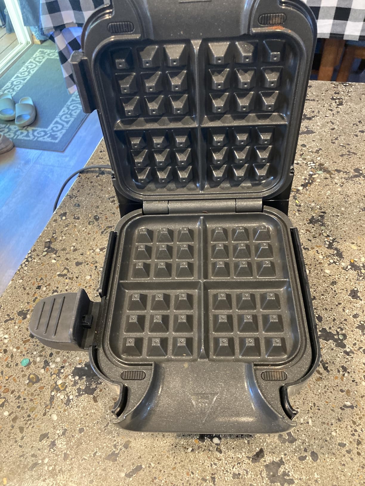 Ninja Belgian Waffle Maker Pro | Vertical Design | 5 Shade Settings with Precision-Pour Cup & Chef-curated Recipe Guide | Black & Silver | BW1001 customer photo 1
