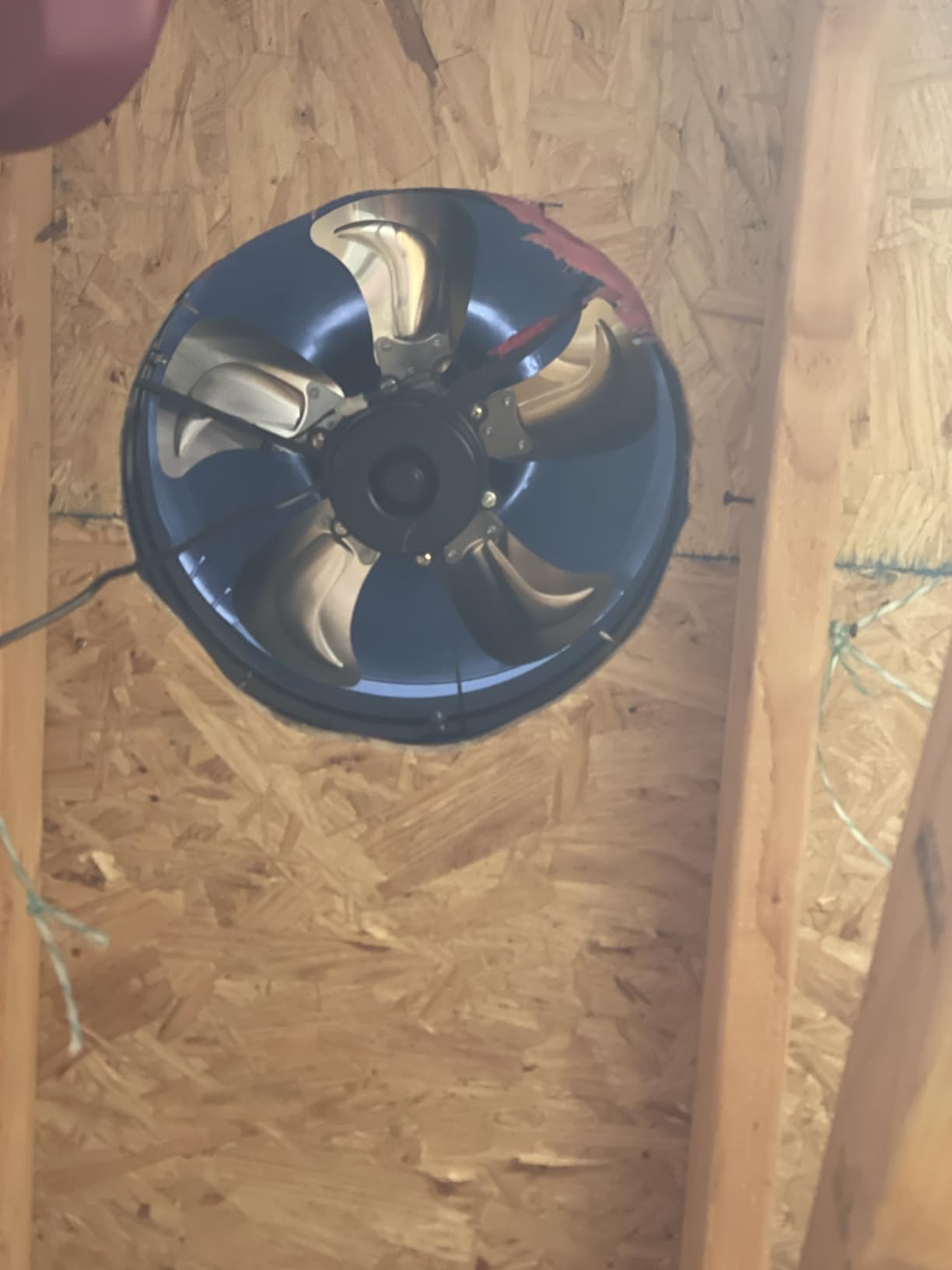 Solar Attic Fan, 40 W, 1600 CFM Large Air Flow Solar Roof Vent Fan, Low Noise and Weatherproof with 110V Smart Adapter, Ideal for Home, Greenhouse, Garage, Shop, RV, Workshop etc. customer photo 2