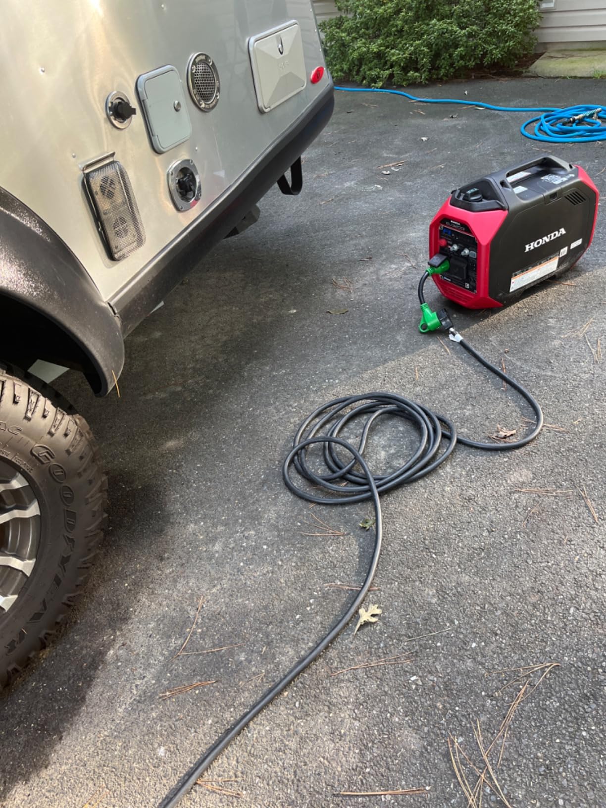 Honda EU3200i 3200 Watt Inverter Generator, Super Quiet 120V Gas Powered Portable Generator for Camping, RV or Home Backup Power Supply customer photo 1