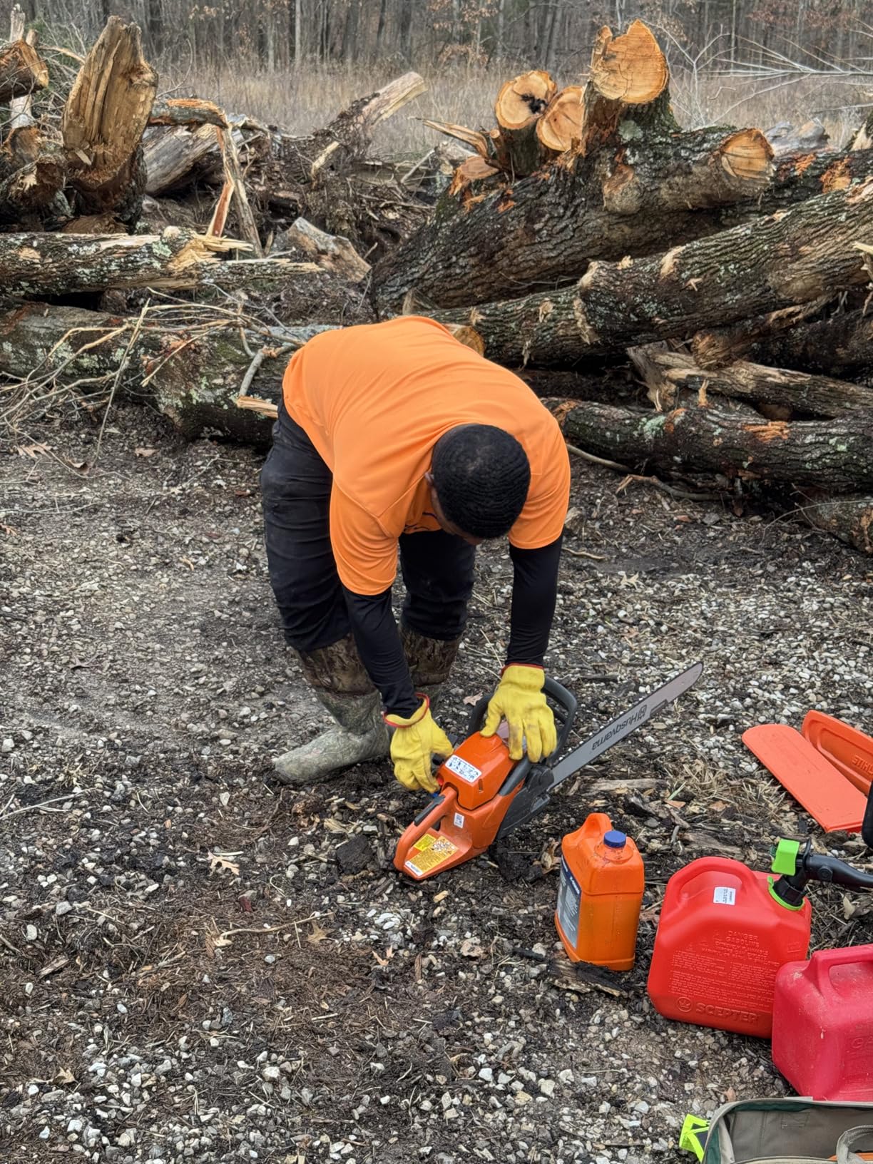 460 Rancher Gas Powered Chainsaw, 60.3-cc 3.6-HP, 2-Cycle X-Torq Engine, 24 Inch Chainsaw with Automatic Adjustable Oil Pump, For Wood Cutting, Tree Trimming and Land Clearing, Gifts For Men customer photo 2