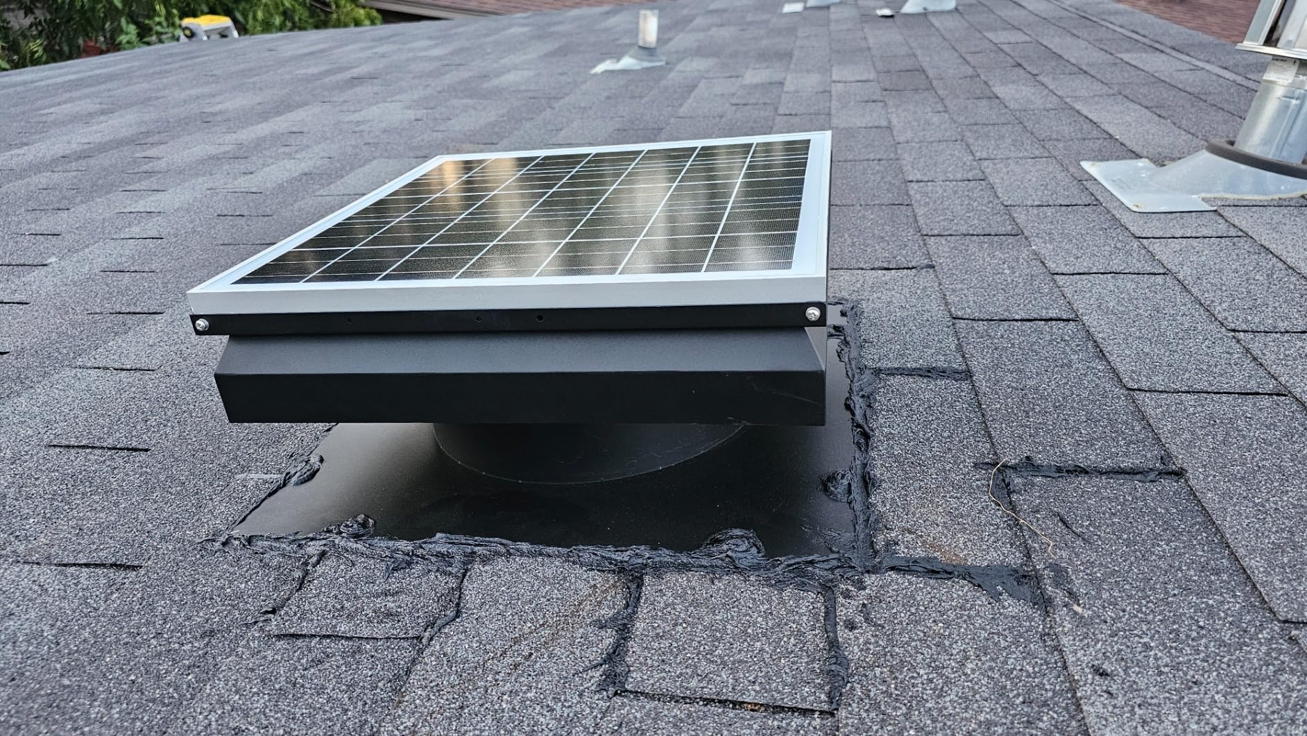 DC HOUSE 32 Watt Solar Attic Fan Solar Powered Roof Exhaust Fan Up to 3000 Sq Ft, 2500 CFM Metal Shell Solar Vent Hail and Weather Resistance customer photo 1