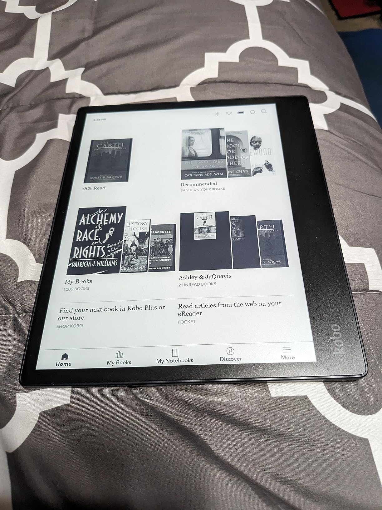 Kobo Elipsa 2E | eReader | 10.3” Glare-Free Touchscreen with ComfortLight PRO | Includes Kobo Stylus 2 | Adjustable Brightness | Wi-Fi | Carta E Ink Technology | 32GB of Storage customer photo 2