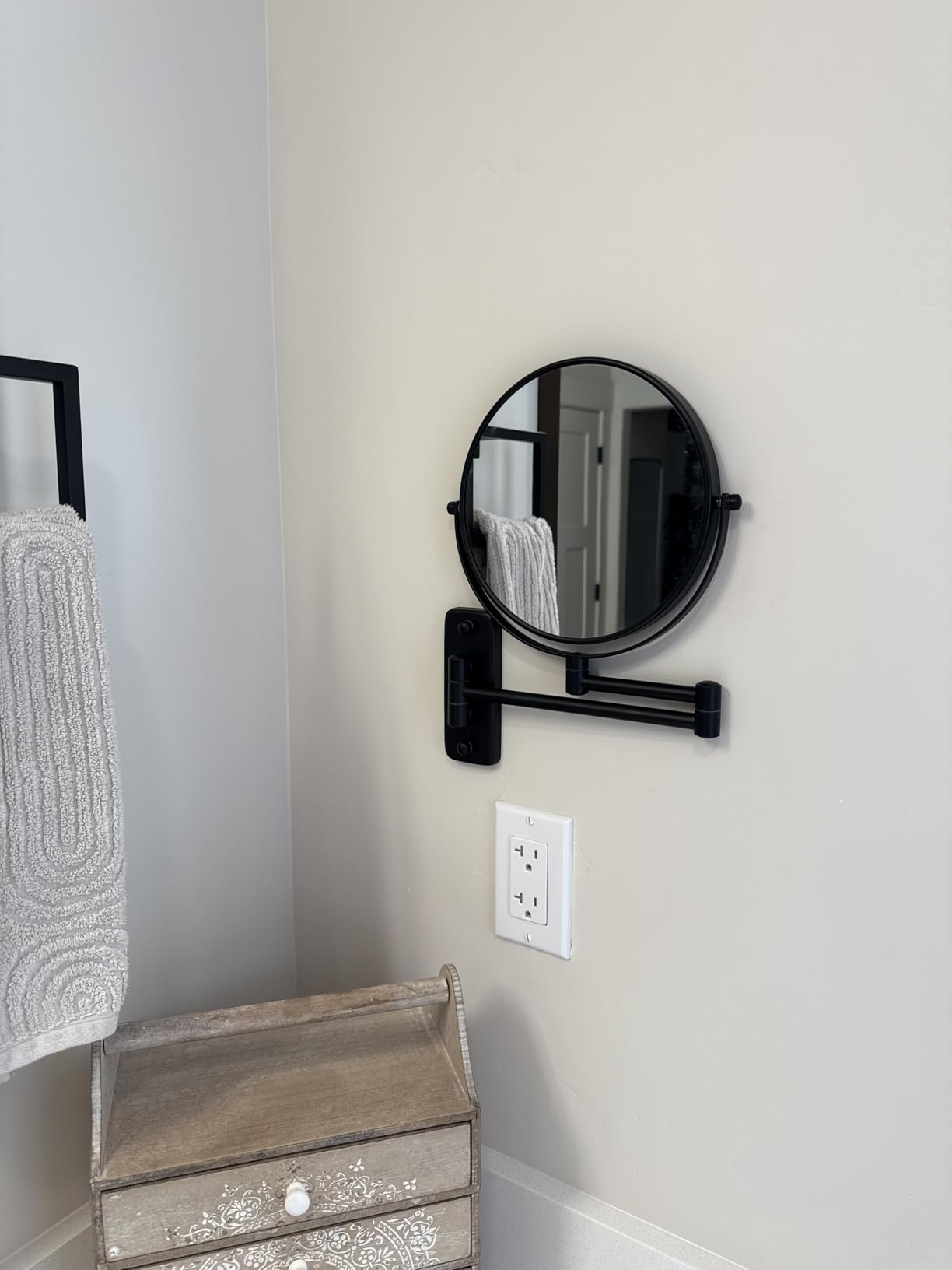 DECLUTTR Wall Mounted Lighted Makeup Mirror, 8