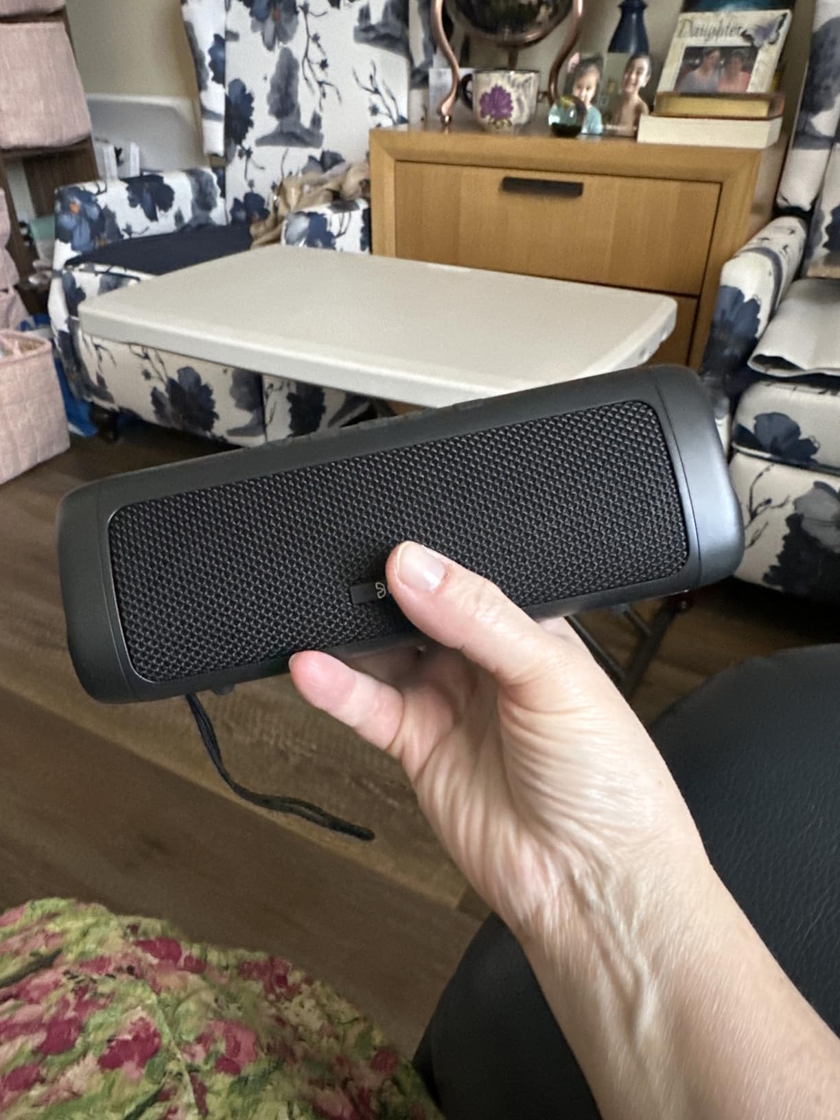 comiso Shower Bluetooth Speaker, Waterproof Bluetooth Speakers IPX7, Floating Portable Wireless Speaker with LED Light, Loud HD Sound and Bass for Travel Beach Shower, Ideal Gifts for Men and Women customer photo 1