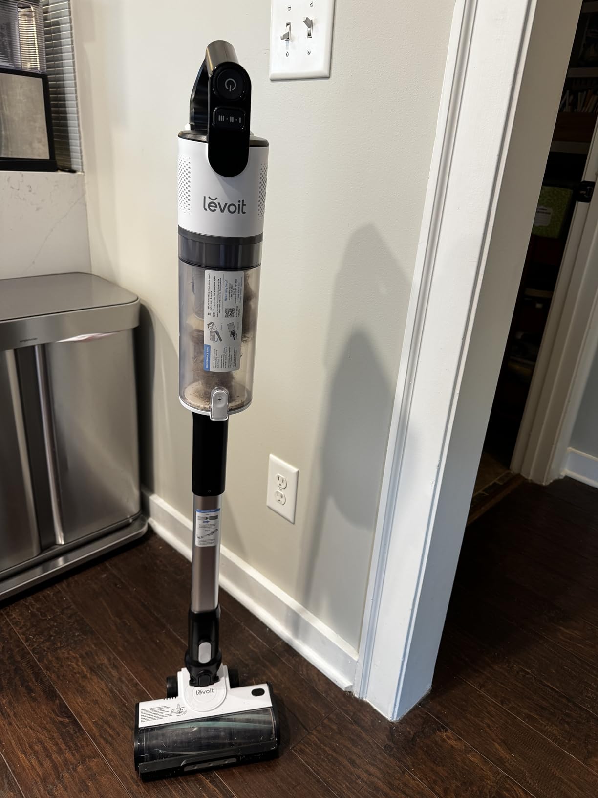 LEVOIT Cordless Vacuum Cleaner, Stick Vac with Tangle-Resistant Design, Up to 50 Minutes, Powerful Suction, Rechargeable, Lightweight, and Versatile for Carpet, Hard Floor, Pet Hair, LVAC-200 customer photo 1