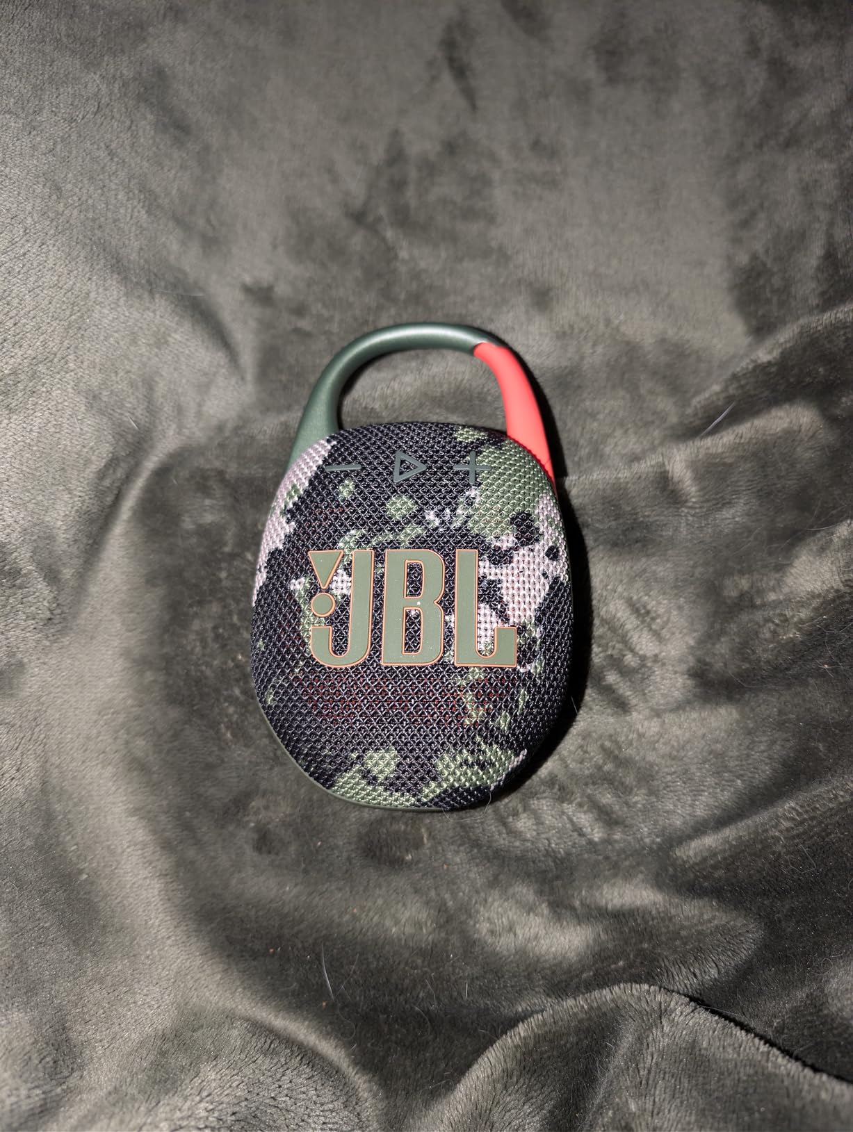 JBL Clip 5 - Ultra-Portable, Waterproof & Dustproof Bluetooth Speaker, Big JBL Pro Sound with Punchy bass, Integrated Carabiner, Up to 12 Hours of Play, Made in Part with Recycled Materials (Purple) customer photo 2