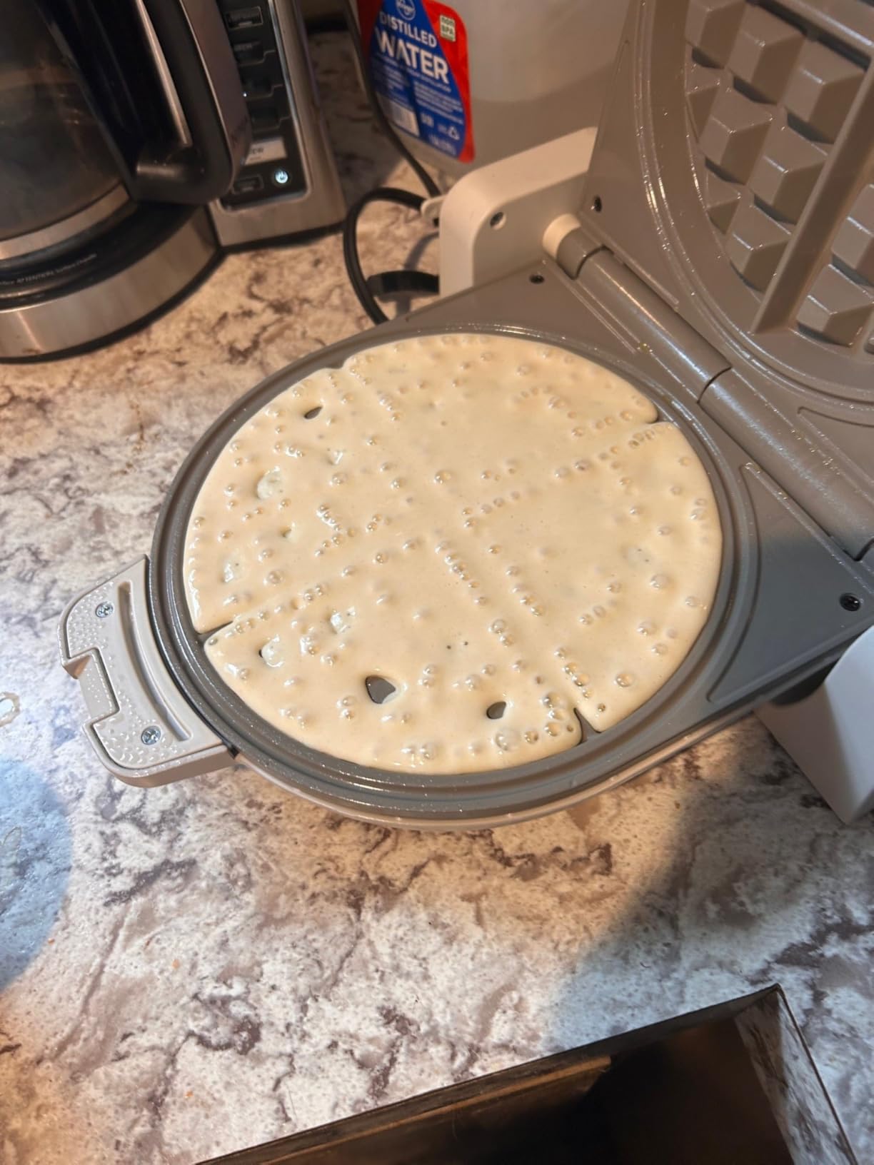 bella Fits-Anywhere™ Flip-n-Store Non-Toxic, Belgian Waffle Maker, Oatmilk customer photo 2