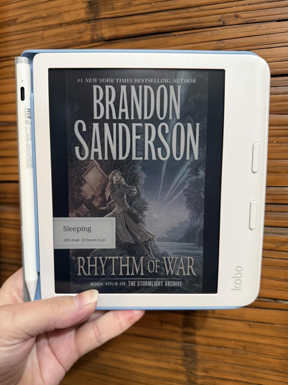 Kobo Libra Colour eReader, 7” Color E Ink, Waterproof, White customer photo 1