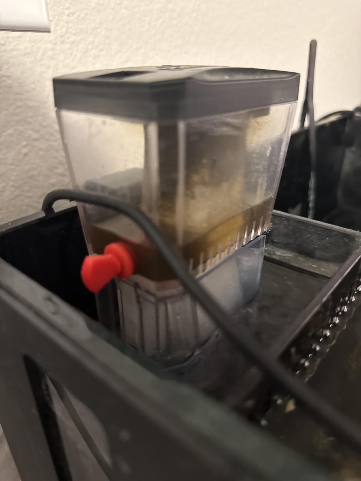 Bubble Magus MiniQ Hang on Back Aquarium Filter Internal Hang on Back Canister Filter Nano Protein Skimmesurface Skimmer Aquarium/Betta Pool Skimmer for coralife Fish Tank Saltwater Aquariums customer photo 1