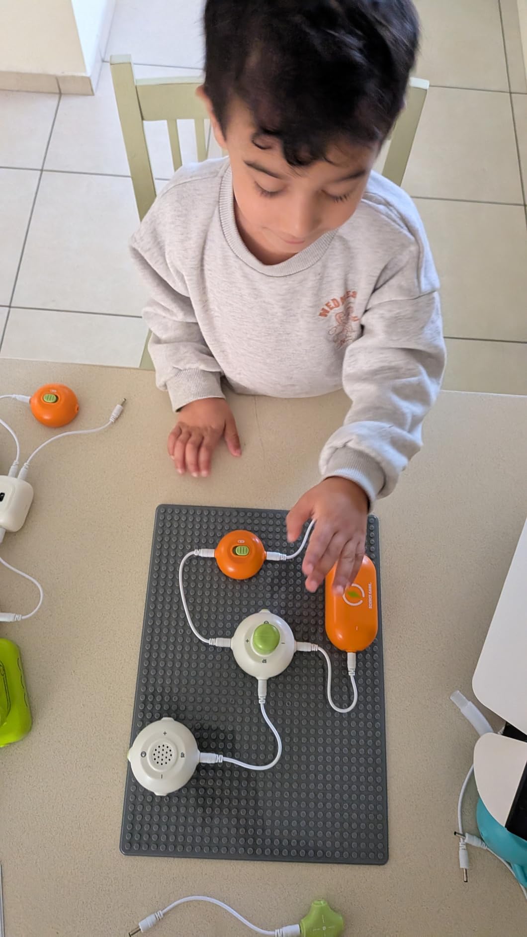 Science Kits for Kids, 448+ Projects Circuit Exploration Kits Educational Electronics Toys for Boys & Girls Hands-On Engineering Toy, Birthday, Halloween, Christmas Gift for Ages 5 6 7 8 9 10 11 12 customer photo 1