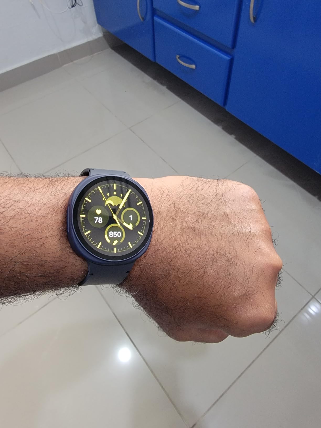 Samsung Galaxy Watch 8 (2025), Graphite, 44mm, Bluetooth Smartwatch customer photo 2