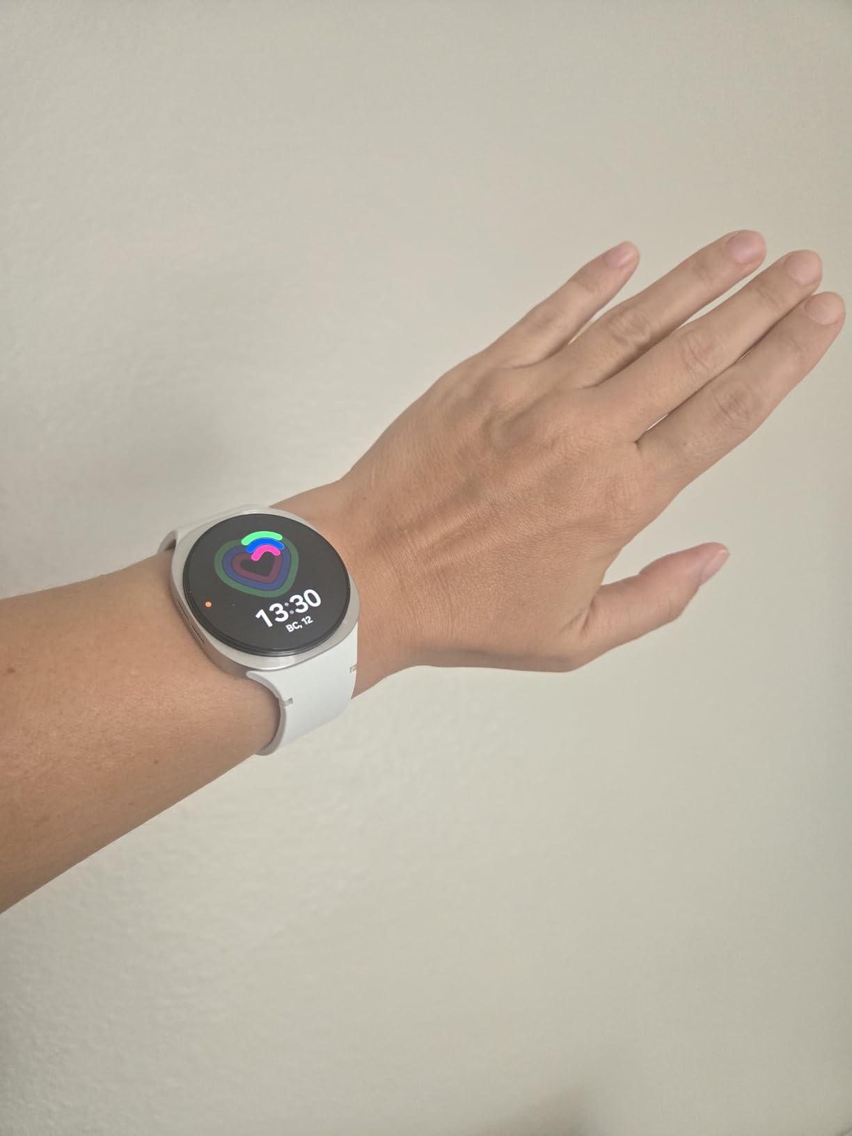 Samsung Galaxy Watch 8 (2025) 40mm Bluetooth Smartwatch, Cushion Design, Fitness Tracker, Sleep Coaching, Running Coach, Energy Score, Heart Rate Tracking, Graphite [US Version, 2 Yr Warranty] customer photo 2