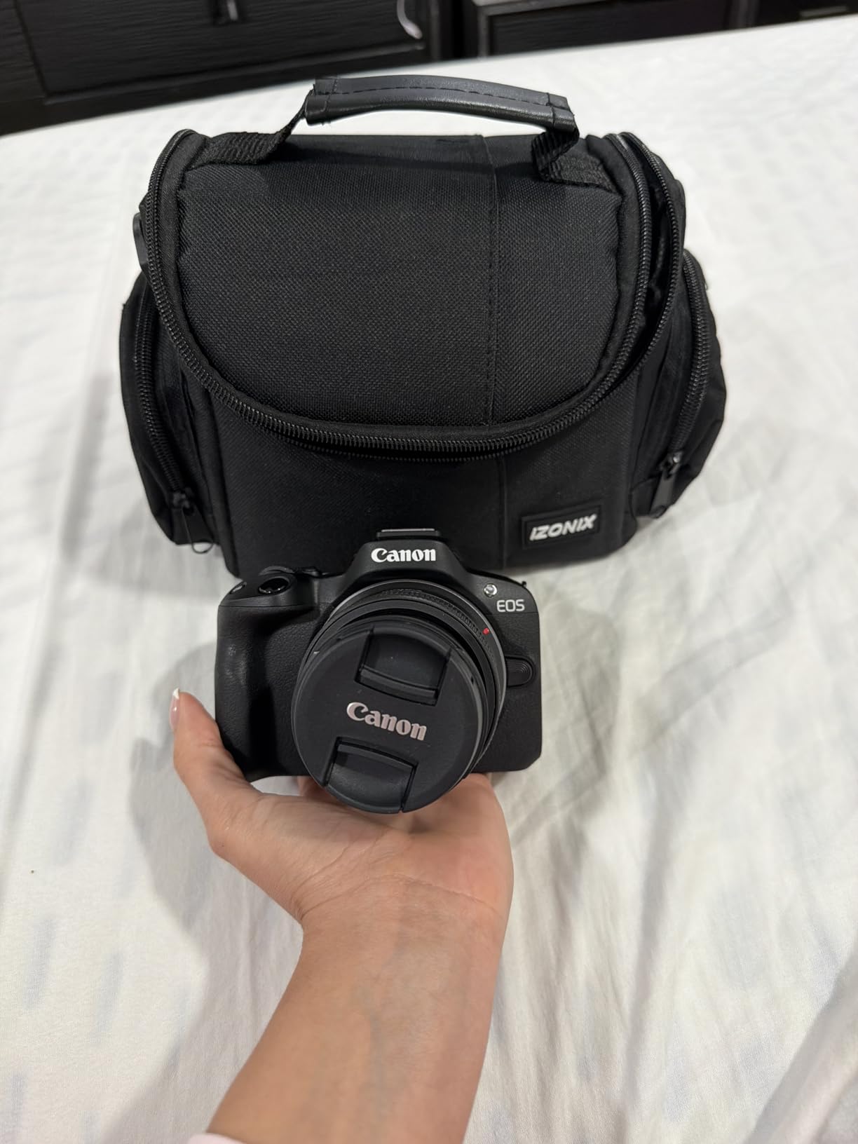 EOS R50 Mirrorless Camera with 18-45mm Lens (5811C012) Bundle | For Photography & Video | APS-C Mirrorless Camera | 4K Video | Dual Pixel AF II + 64GB Memory Card + Camera Bag customer photo 1