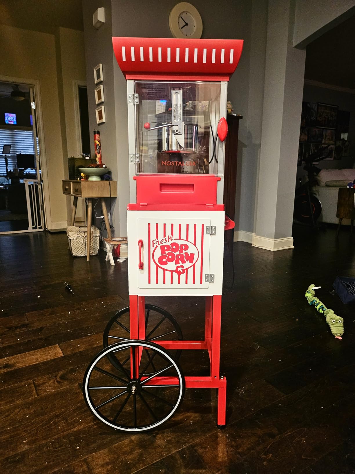 Nostalgia Popcorn Maker Machine - Professional Cart With 8 Oz Kettle Makes Up to 32 Cups - Vintage Popcorn Machine Movie Theater Style - Red customer photo 1