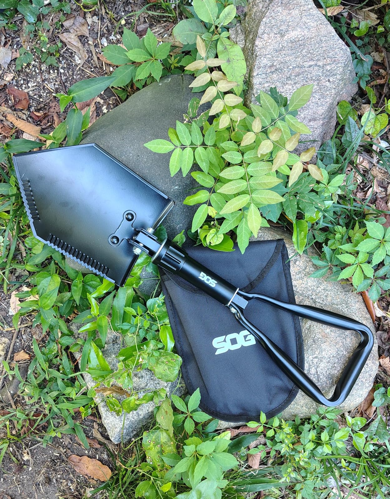 SOG Entrenching Tool- 18.25 Inch Folding Survival Shovel with Wood Saw Edge and Tactical Shovel Carry Case- Black (F08-N) customer photo 1