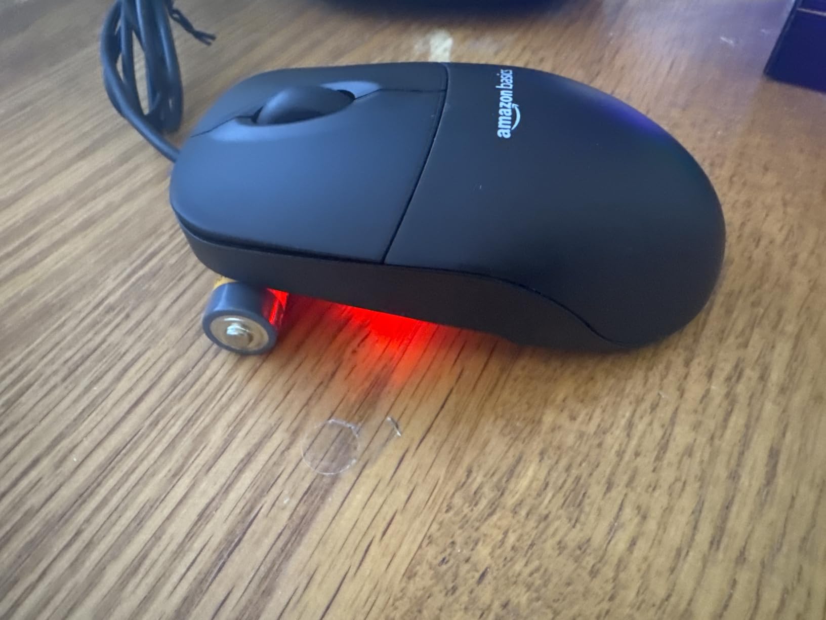 Amazon Basics 3-Button USB Wired Mouse with Responsive Tracking, Plug & Play, Compatible with Windows and Mac, Black customer photo 1