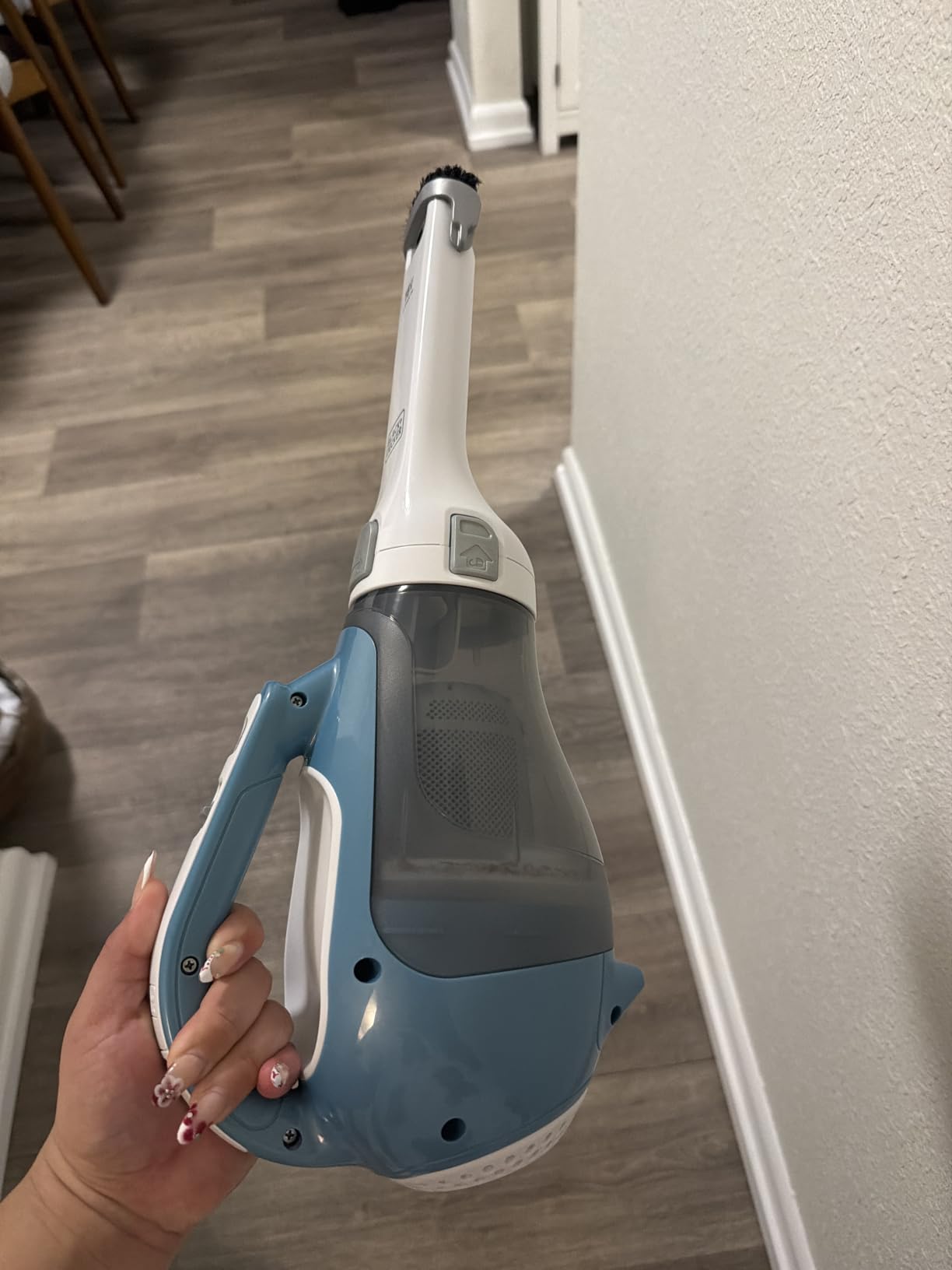 Black+Decker, Dustbuster AdvancedClean Handheld Vacuum Cordless, Compact Home and Car Vacuum with Crevice Tool, Rotating Nozzle and Charging Station customer photo 1