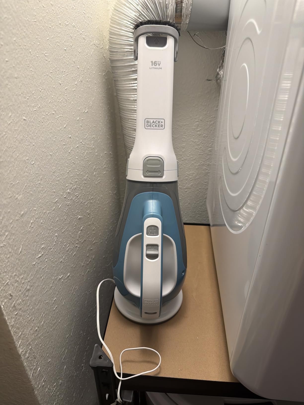 Black+Decker, Dustbuster AdvancedClean Handheld Vacuum Cordless, Compact Home and Car Vacuum with Crevice Tool, Rotating Nozzle and Charging Station customer photo 2