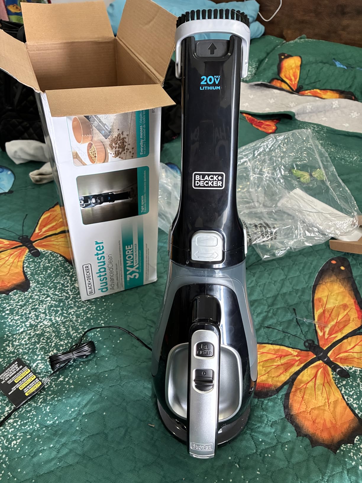 BLACK+DECKER dustbuster 20V Hand Vacuum Cordless Rechargeable, Car Vacuum Portable, Powerful Suction AdvancedClean Hand Vac with Extendible Crevice Tool, Flip-Up Brush and Charging Base (BDH2000L) customer photo 2