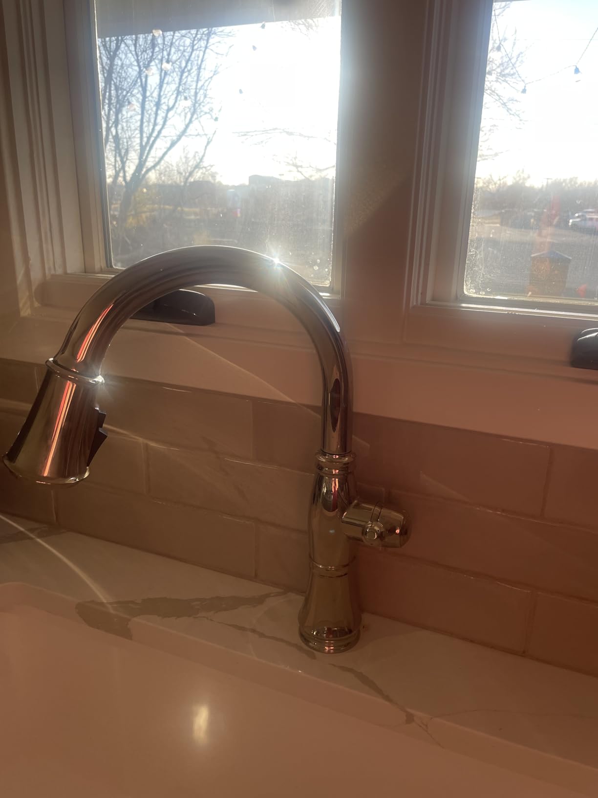 DELTA FAUCET Cassidy VoiceIQ Single-Handle Touch Kitchen Sink Faucet with Pull Down Sprayer, Alexa and Google Assistant Voice Activated, Smart Home, Lumicoat Polished Nickel customer photo 2