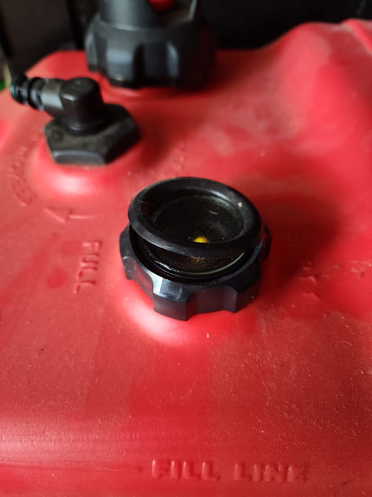Moeller Marine EPA-Compliant Topside Fuel Tank - 6 Gallons, Low Profile, Model# 620049LP customer photo 2