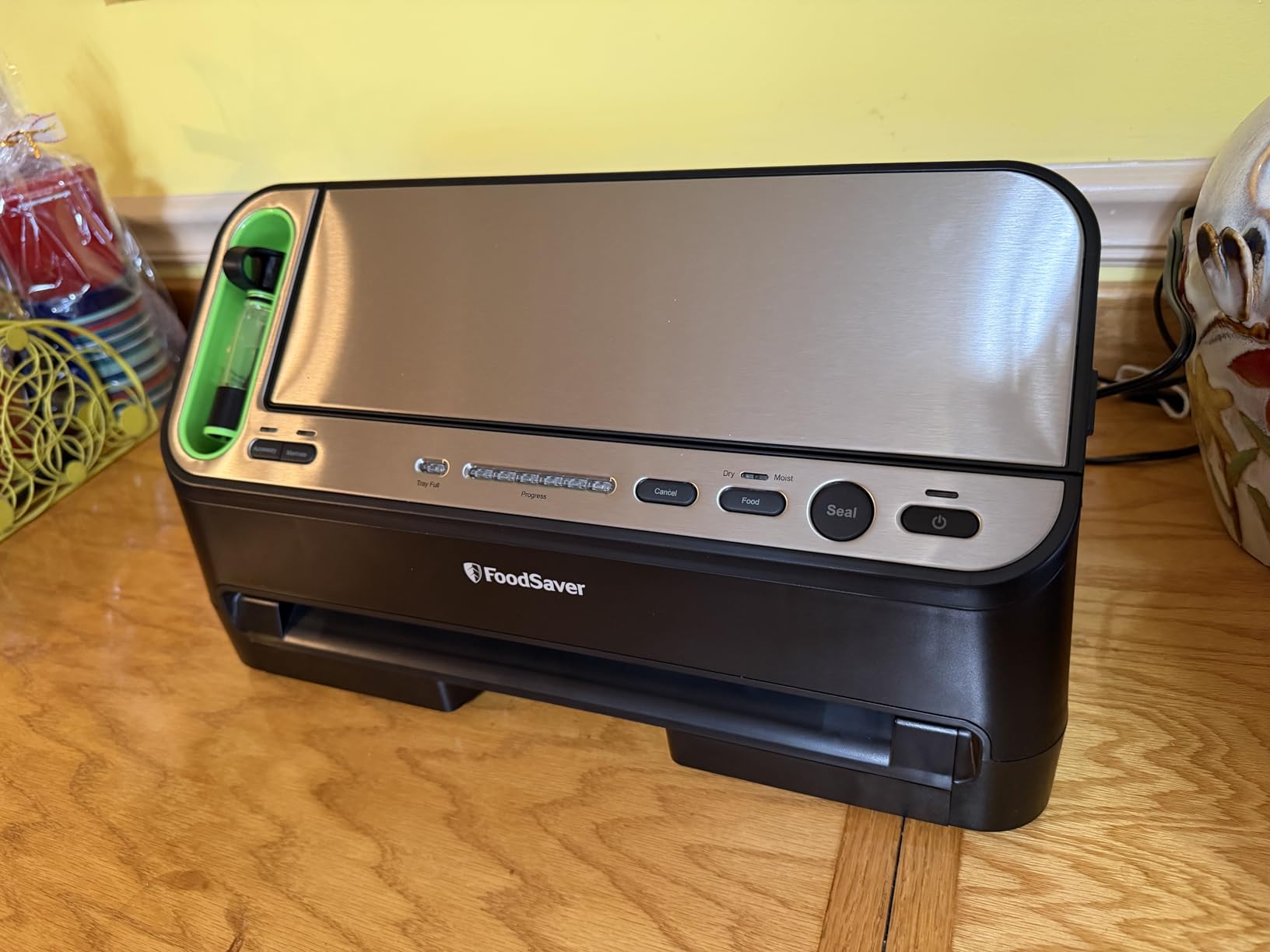 FoodSaver V4400 2-in-1 Vacuum Sealer Machine with Automatic Vacuum Sealer Bag Detection and Starter Kit customer photo 2