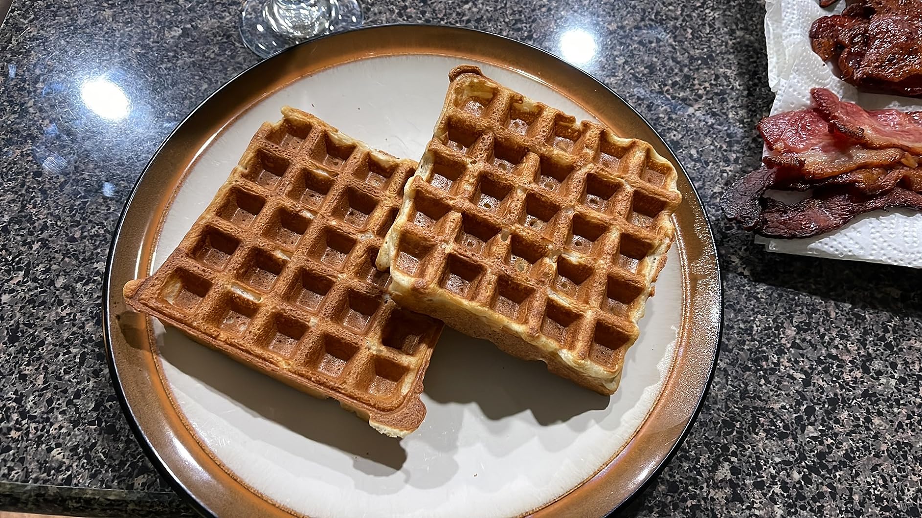 Breville BWM640XL Smart 4-Slice Waffle Maker, Silver customer photo 1